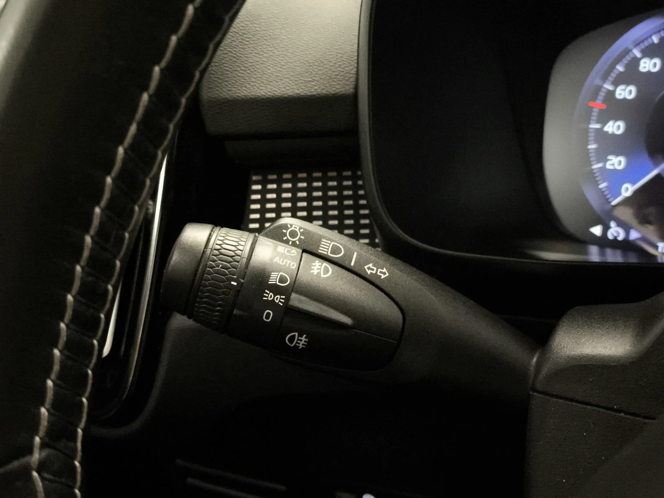 Volvo XC40 T3 R-Design Auto 120 kW (163 CV) - Foto 15