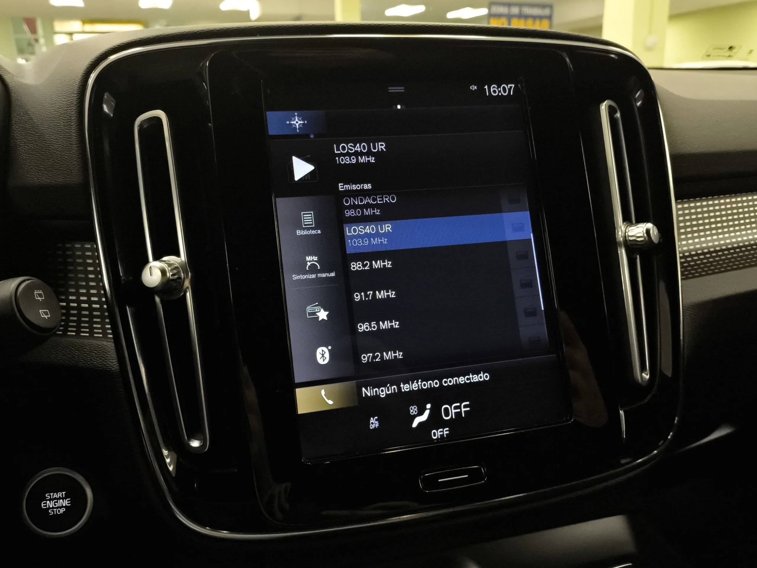 Volvo XC40 T3 R-Design Auto 120 kW (163 CV) - Foto 18
