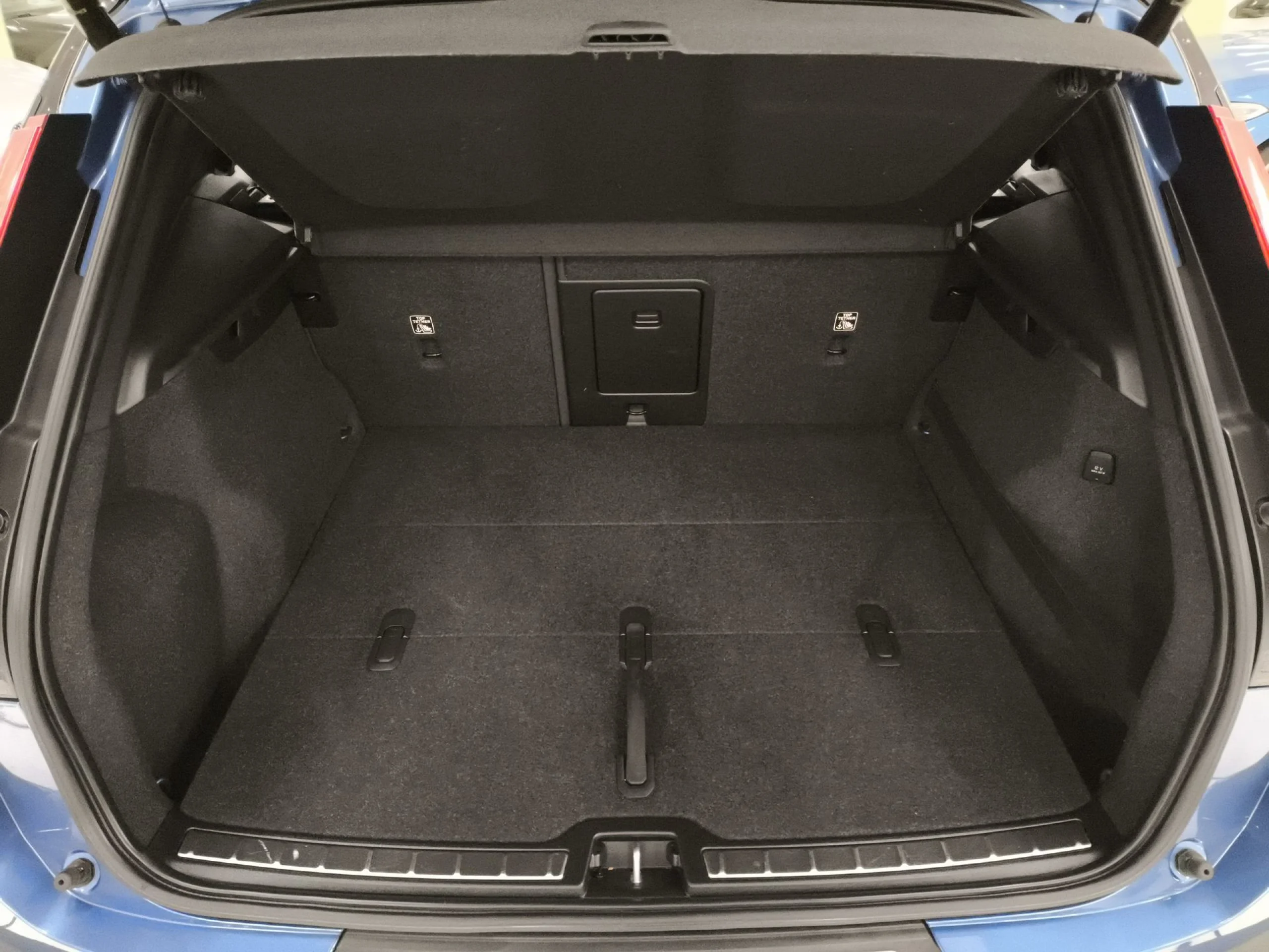 Volvo XC40 T3 R-Design Auto 120 kW (163 CV) - Foto 27