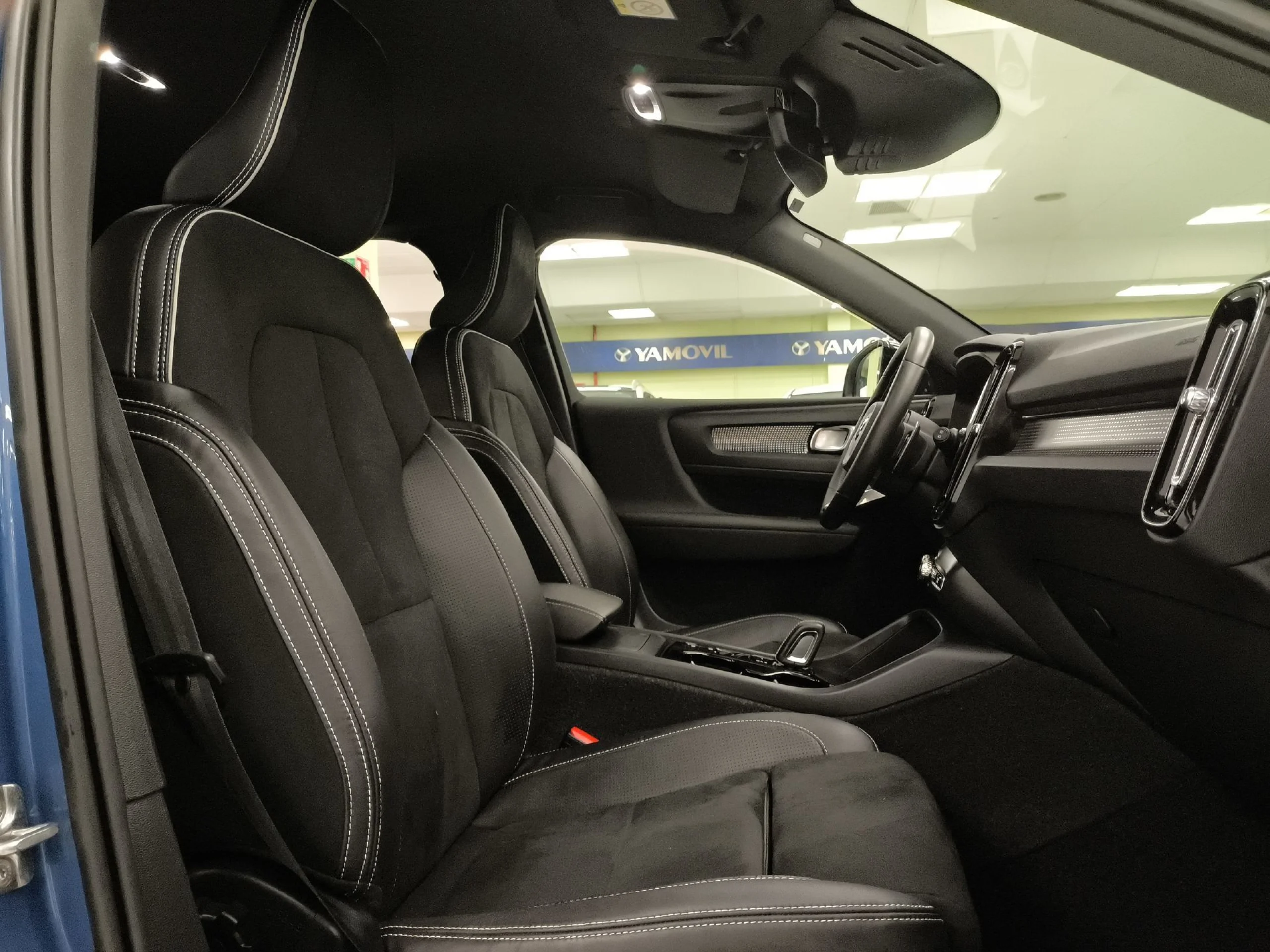 Volvo XC40 T3 R-Design Auto 120 kW (163 CV) - Foto 28