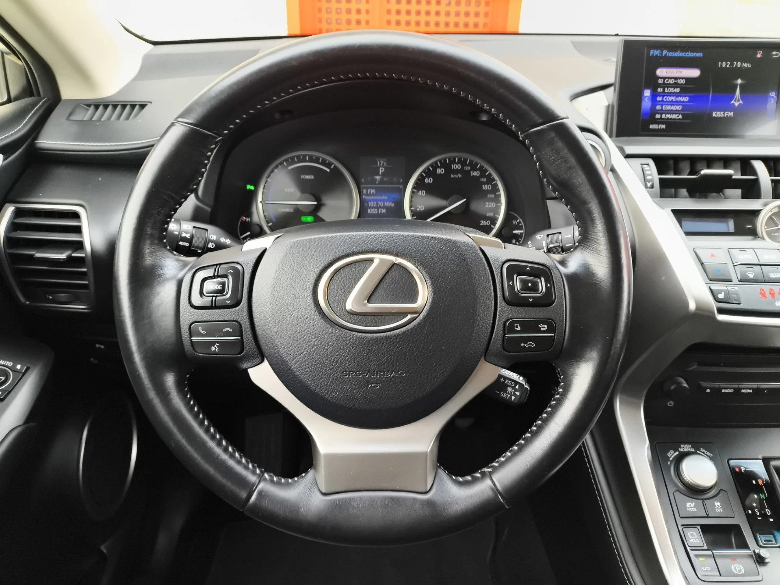 Lexus NX 300h Executive 4WD 145 kW (197 CV) - Foto 11