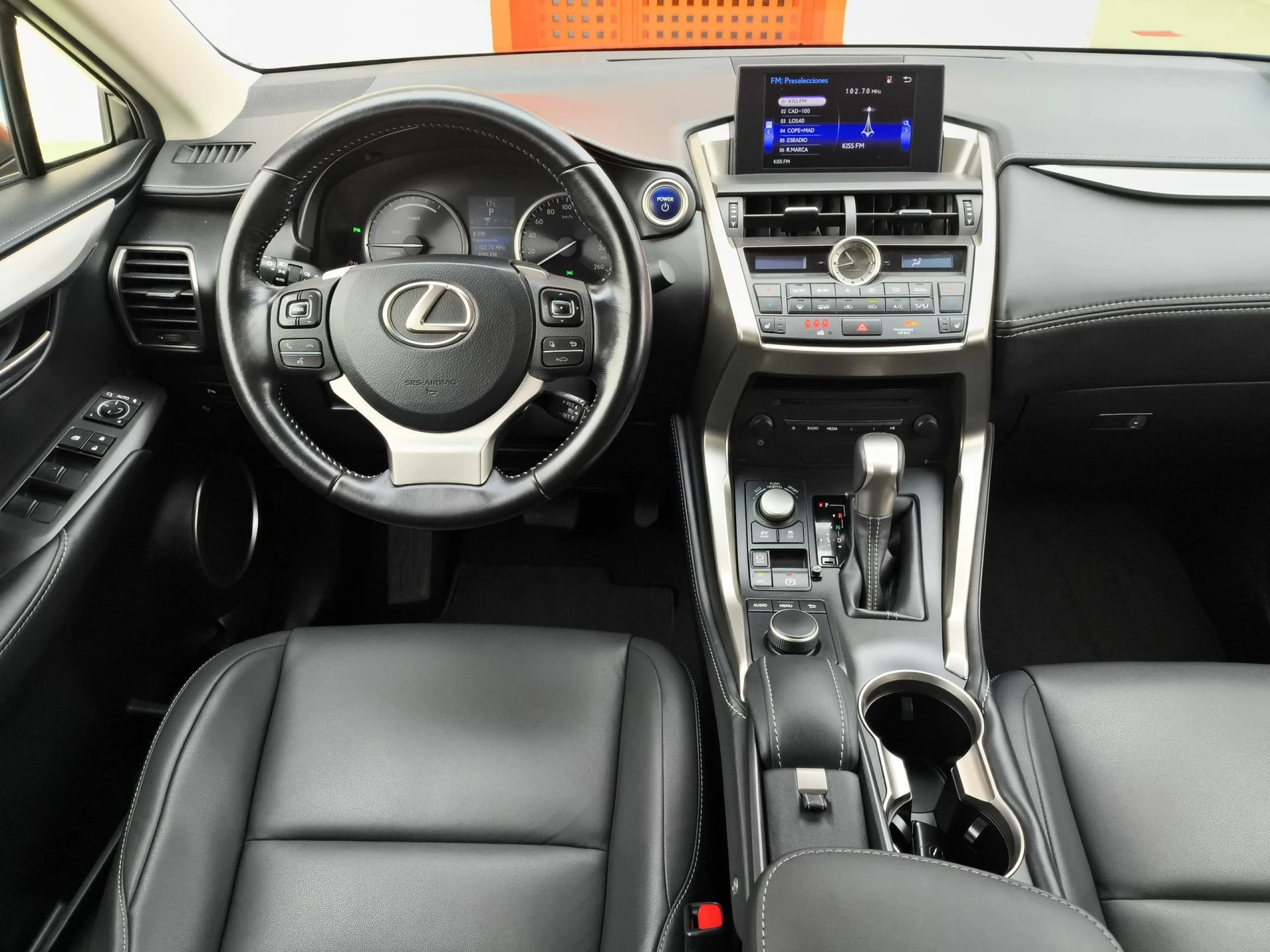 Lexus NX 300h Executive 4WD 145 kW (197 CV) - Foto 18