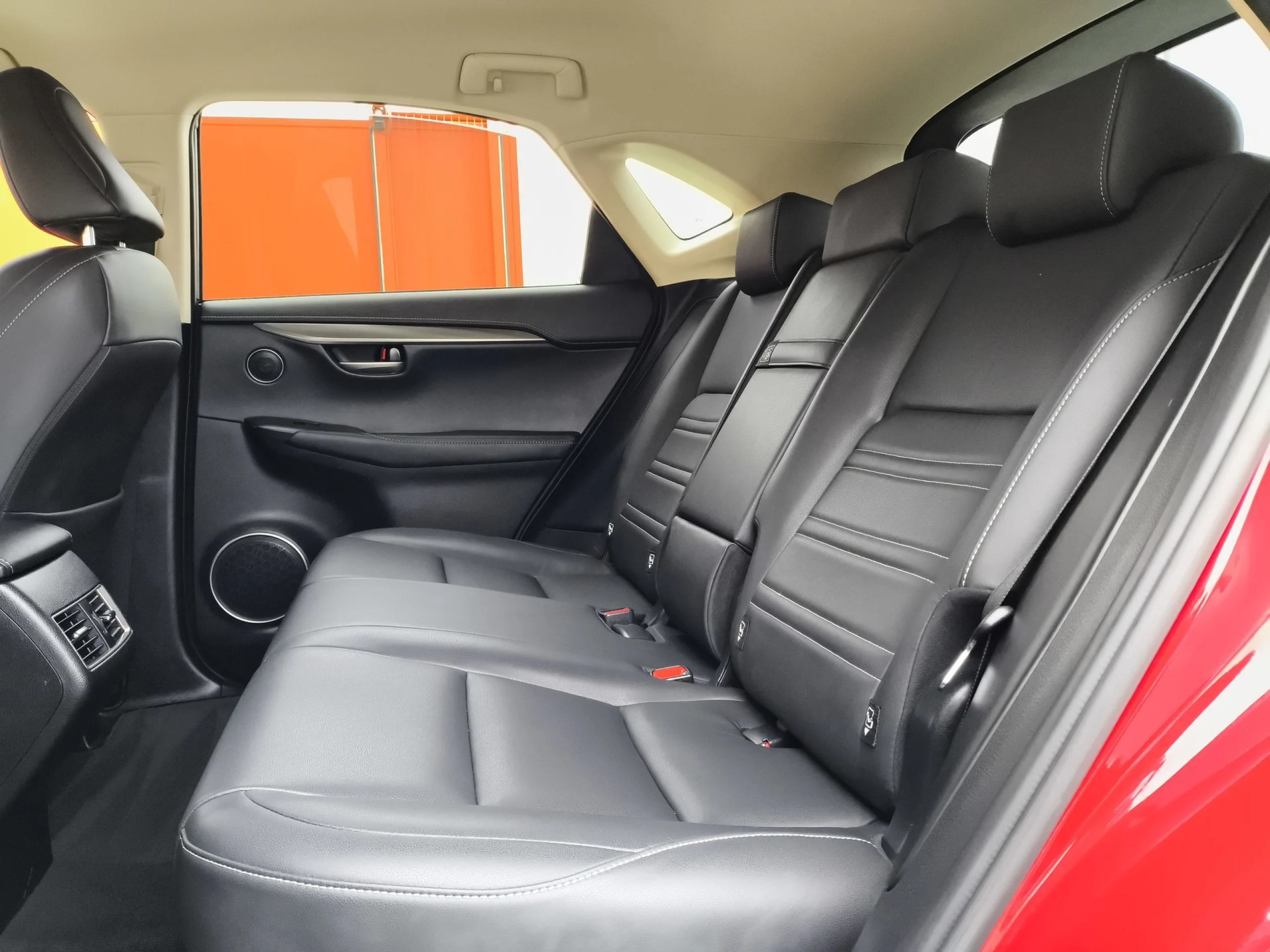 Lexus NX 300h Executive 4WD 145 kW (197 CV) - Foto 19
