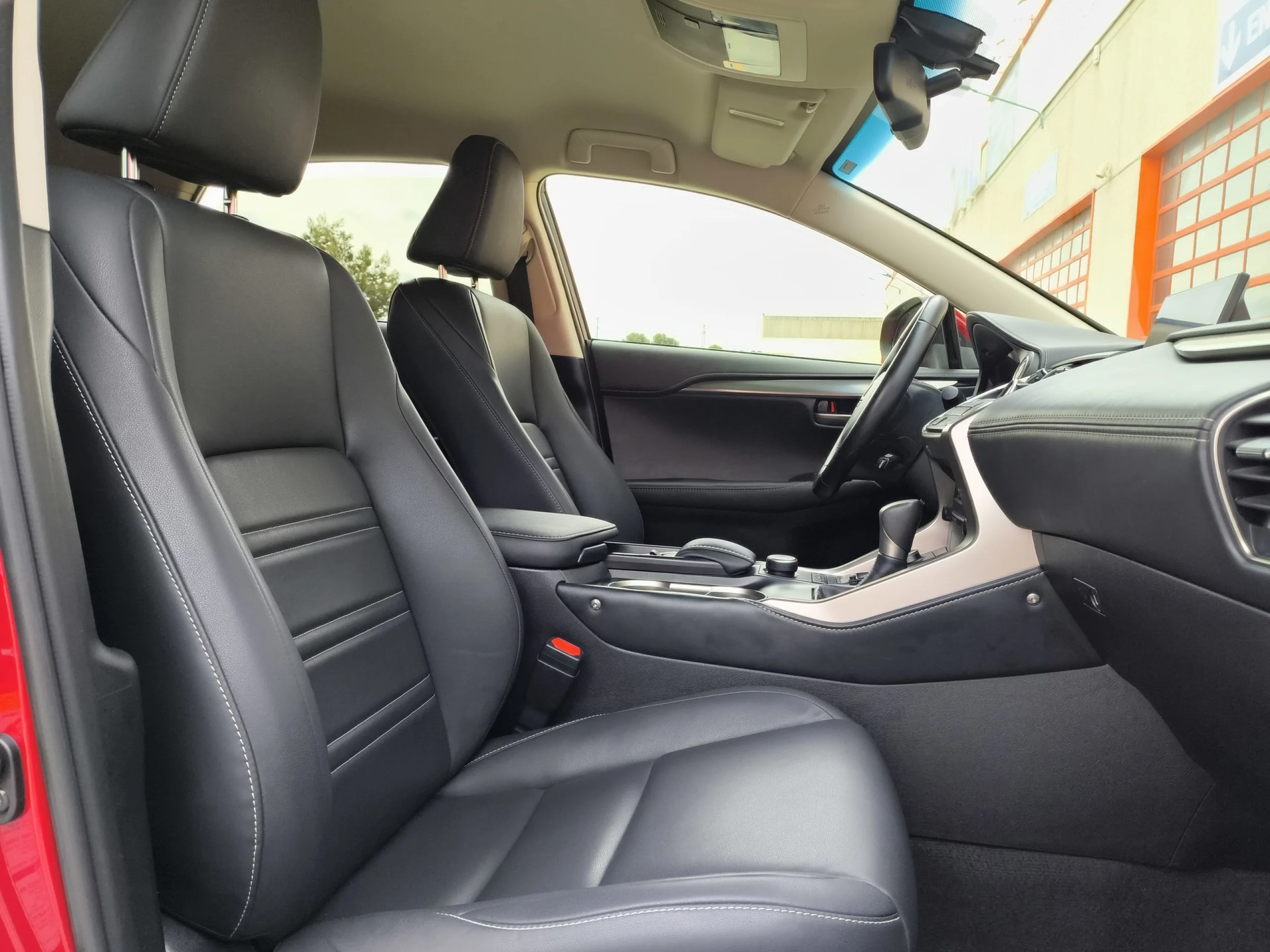 Lexus NX 300h Executive 4WD 145 kW (197 CV) - Foto 21