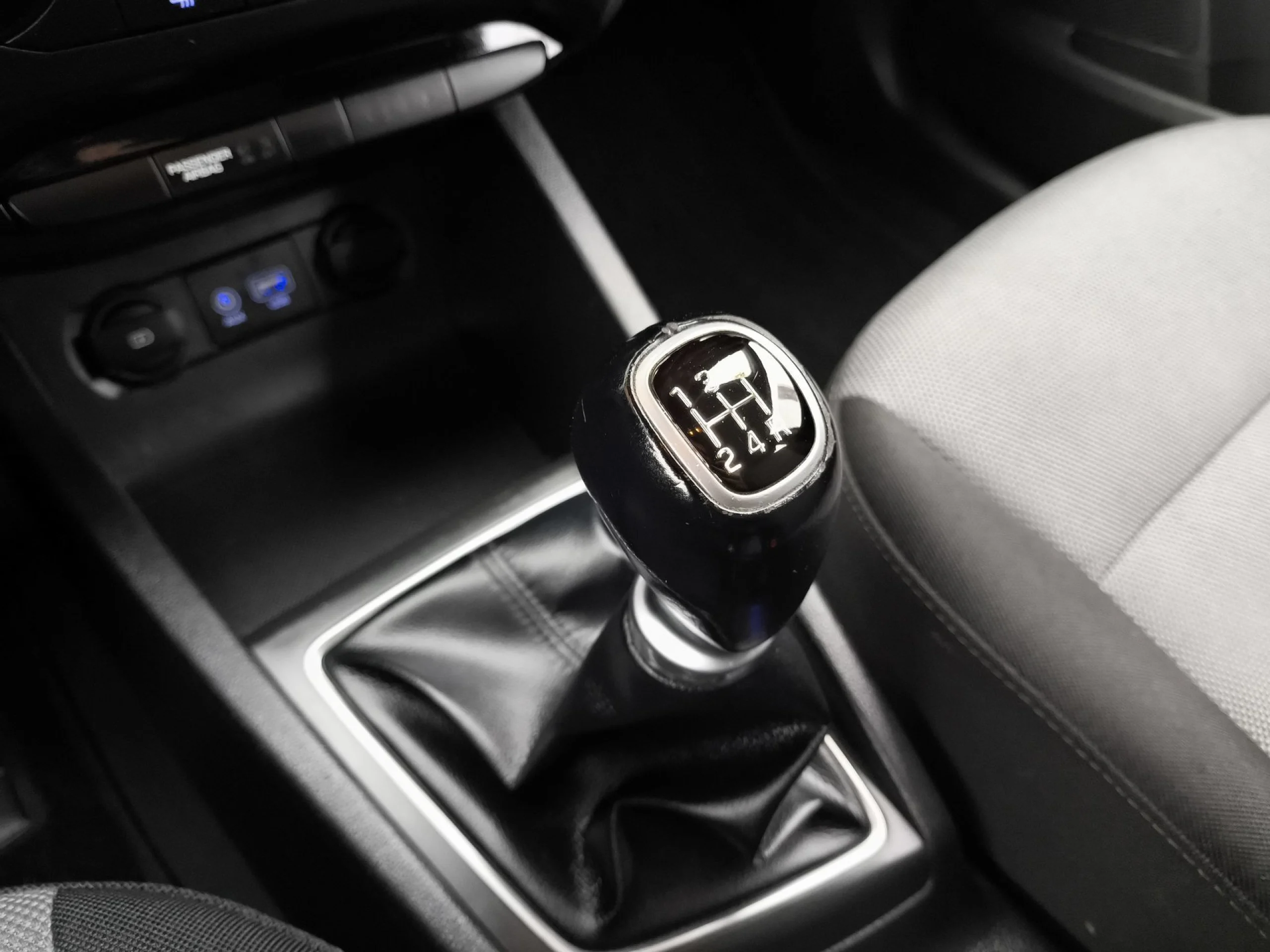 Hyundai I20 1.2 MPI Klass 62 kW (84 CV) - Foto 19