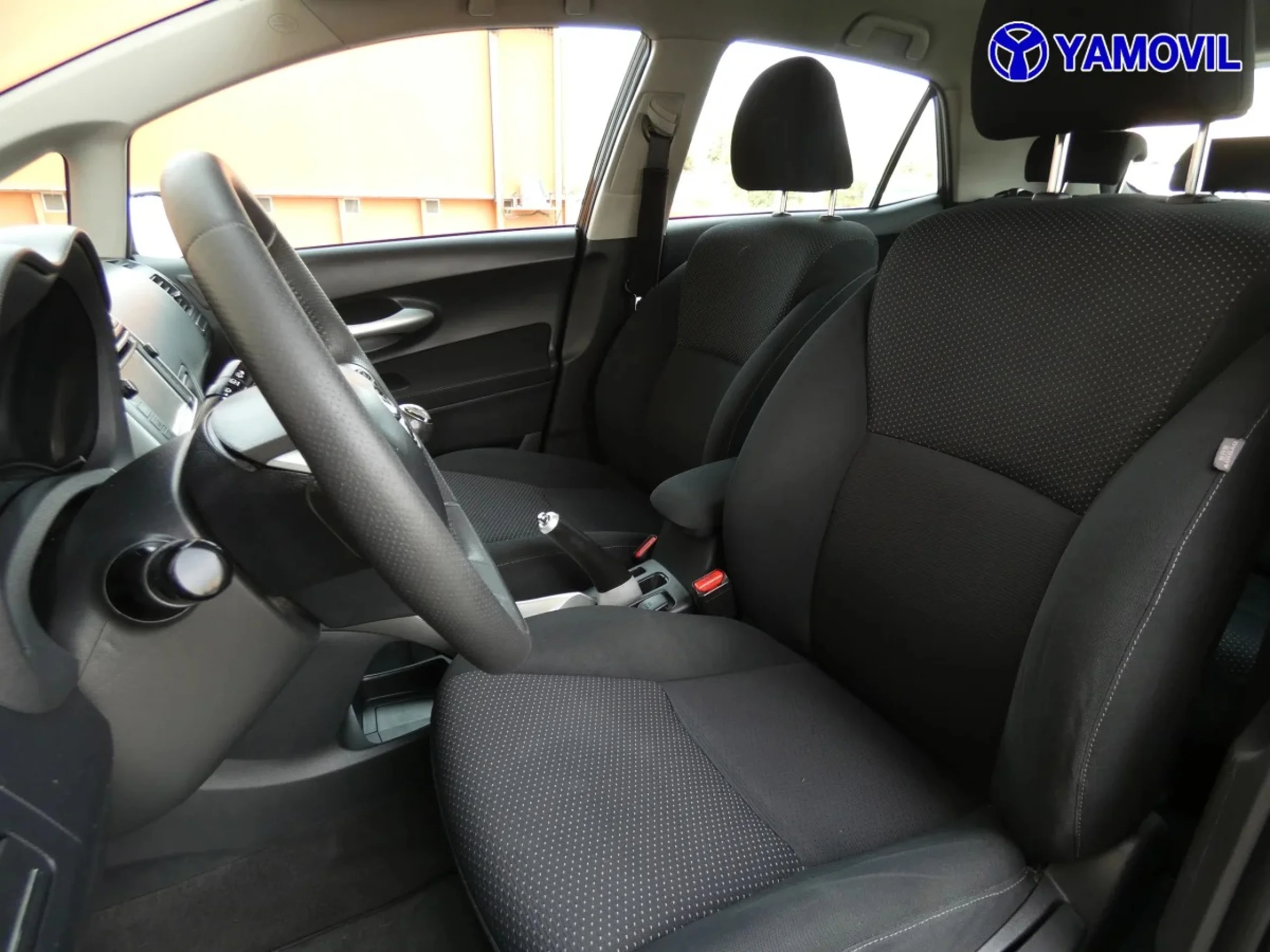 Toyota Auris 90D Active 66 kW (90 CV) - Foto 13