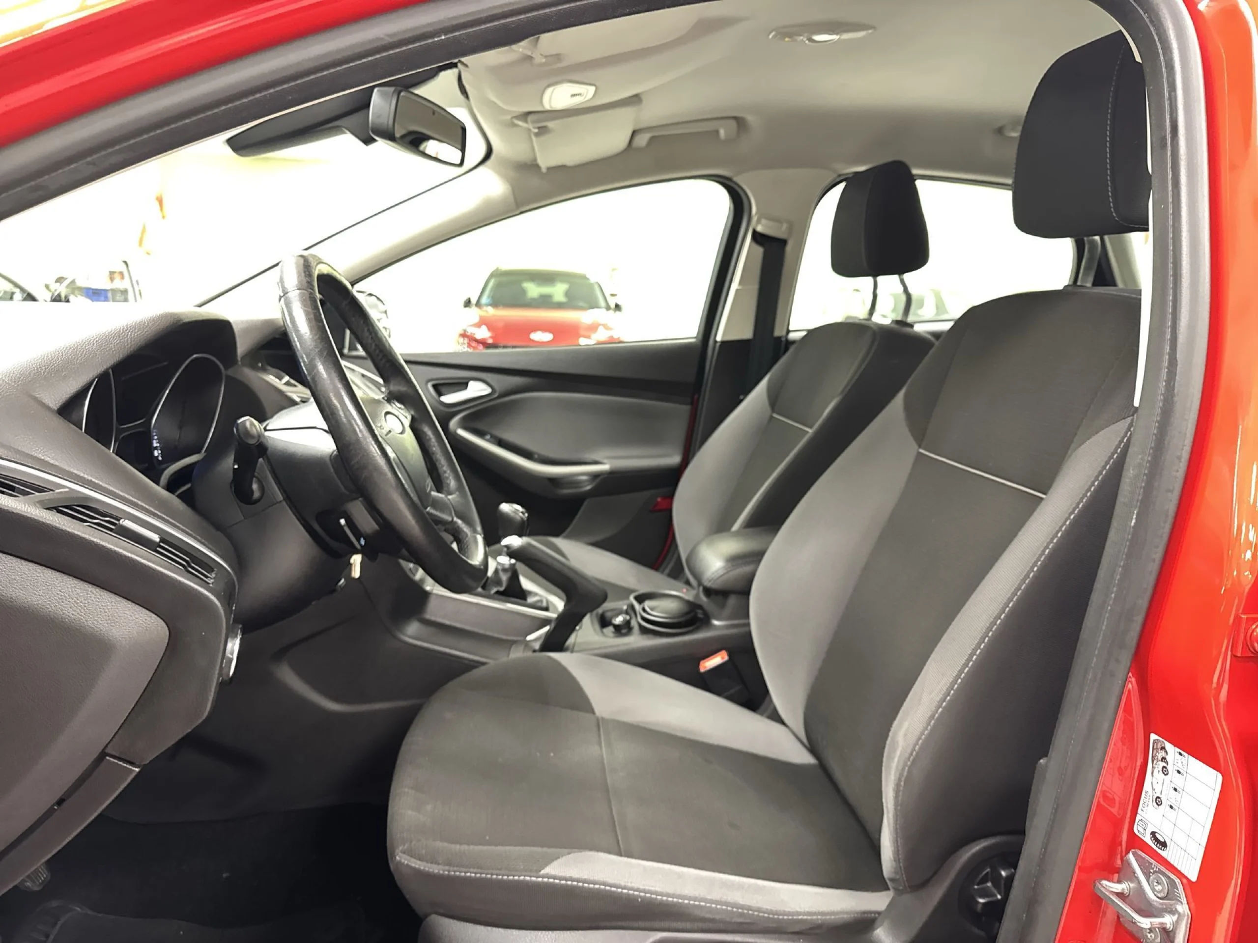 Ford Focus 1.6 TDCI Trend 70 kW (95 CV) - Foto 8