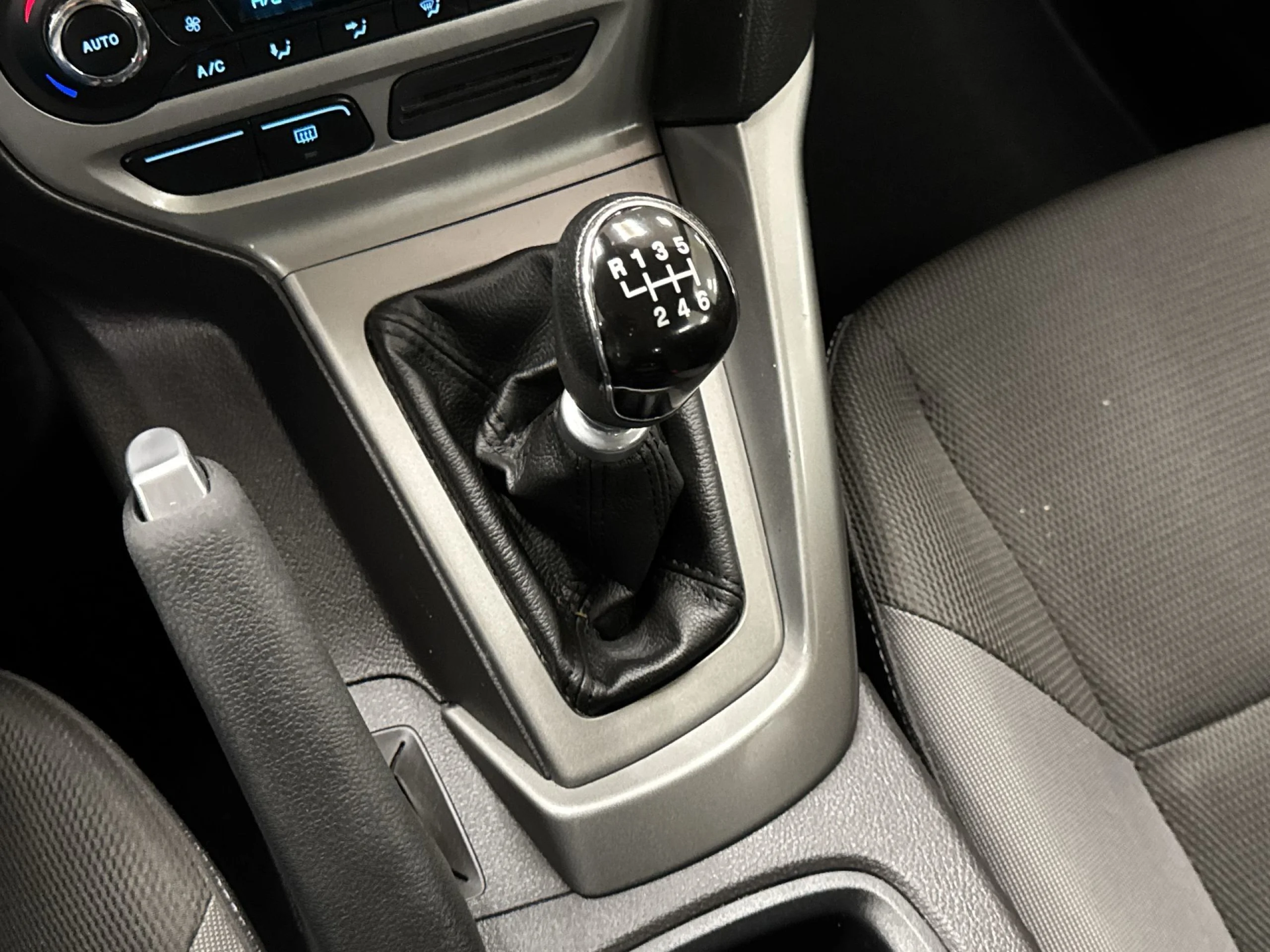 Ford Focus 1.6 TDCI Trend 70 kW (95 CV) - Foto 17