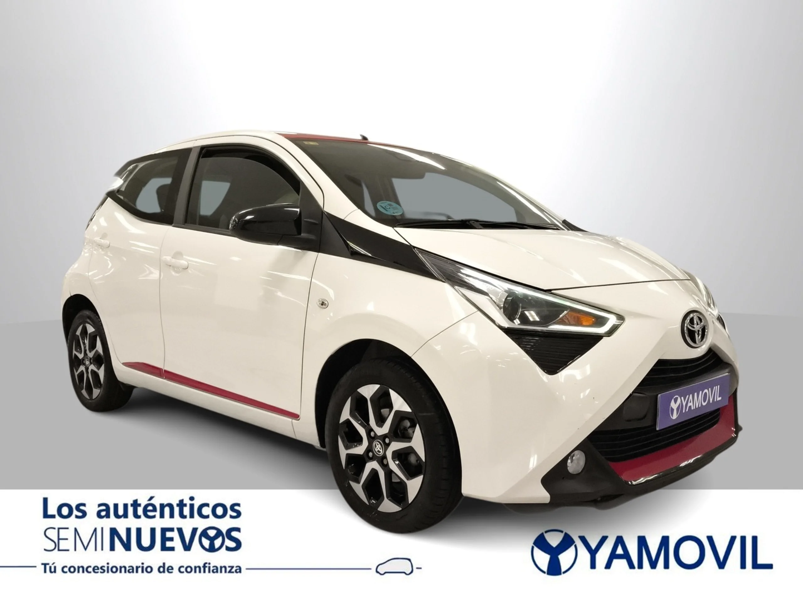 Toyota Aygo 1.0 70 x-play 51 kW (69 CV) - Foto 2