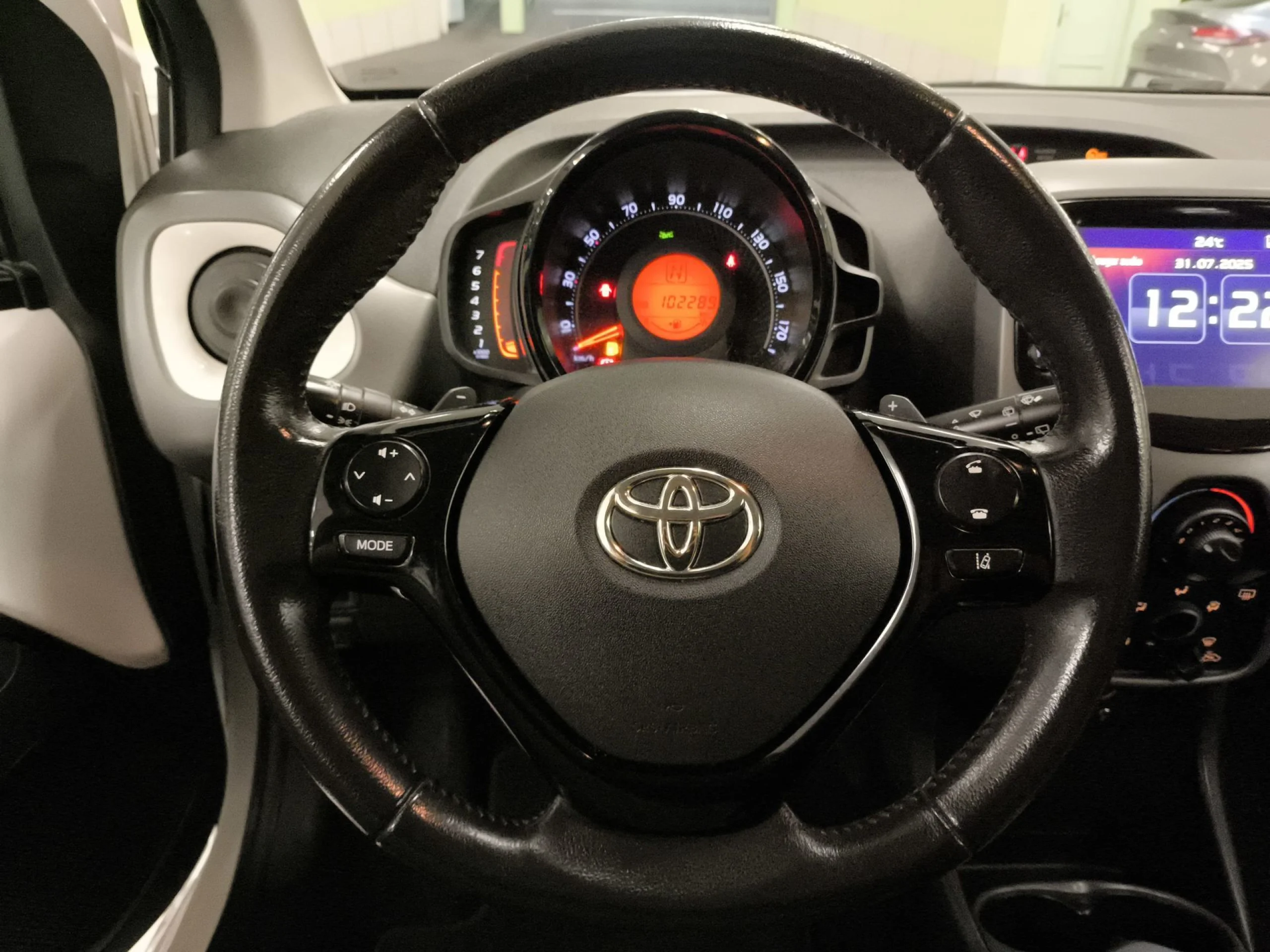 Toyota Aygo 1.0 70 x-play 51 kW (69 CV) - Foto 13