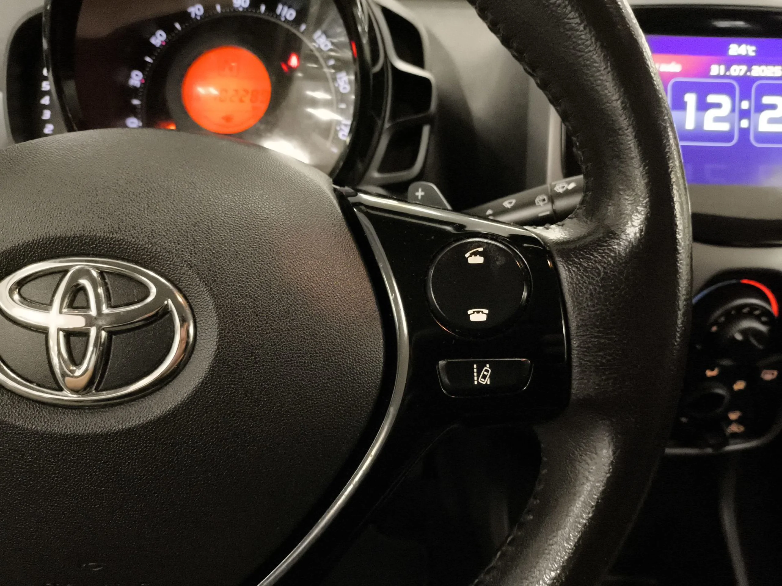 Toyota Aygo 1.0 70 x-play 51 kW (69 CV) - Foto 15