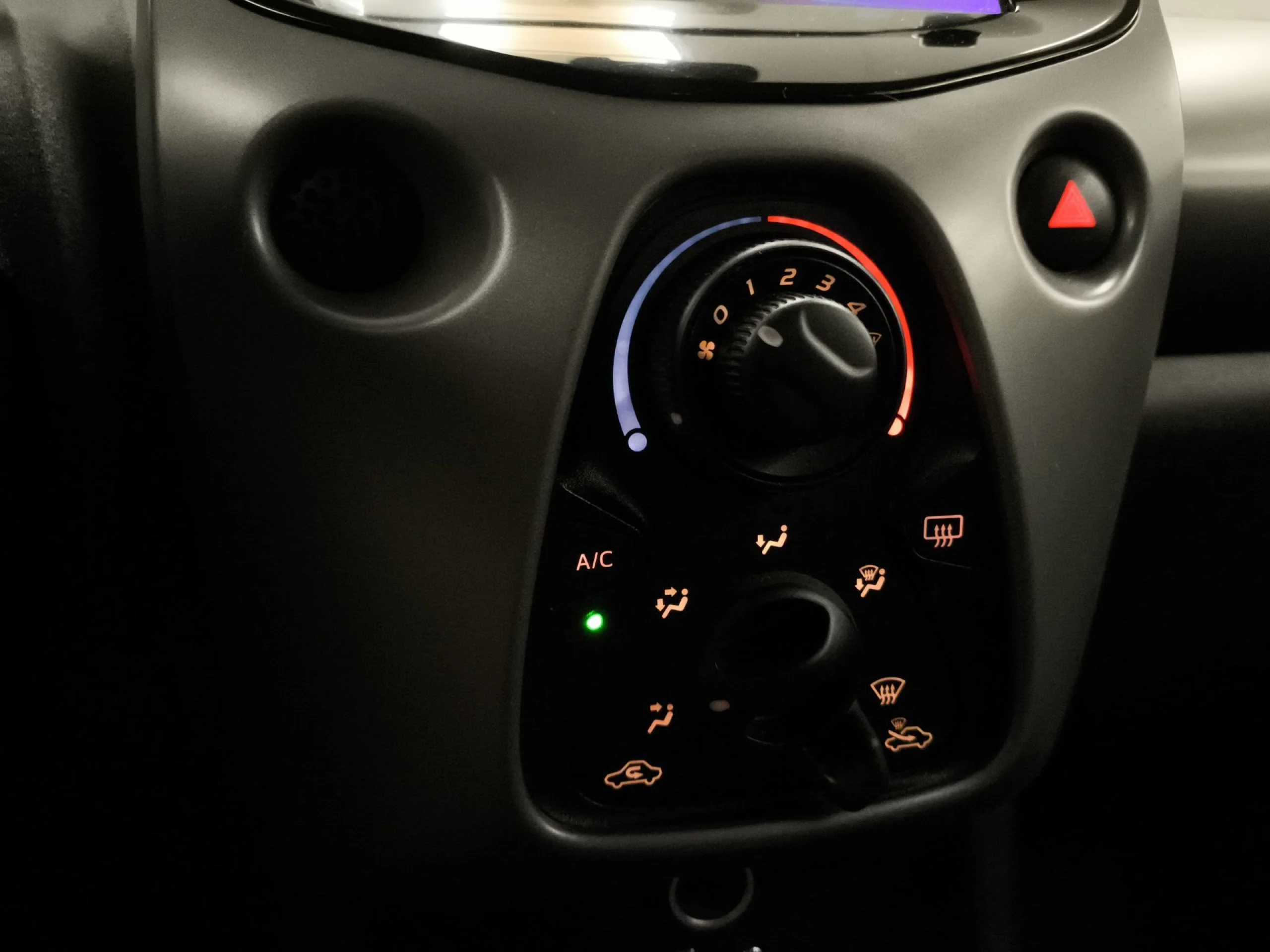 Toyota Aygo 1.0 70 x-play 51 kW (69 CV) - Foto 22