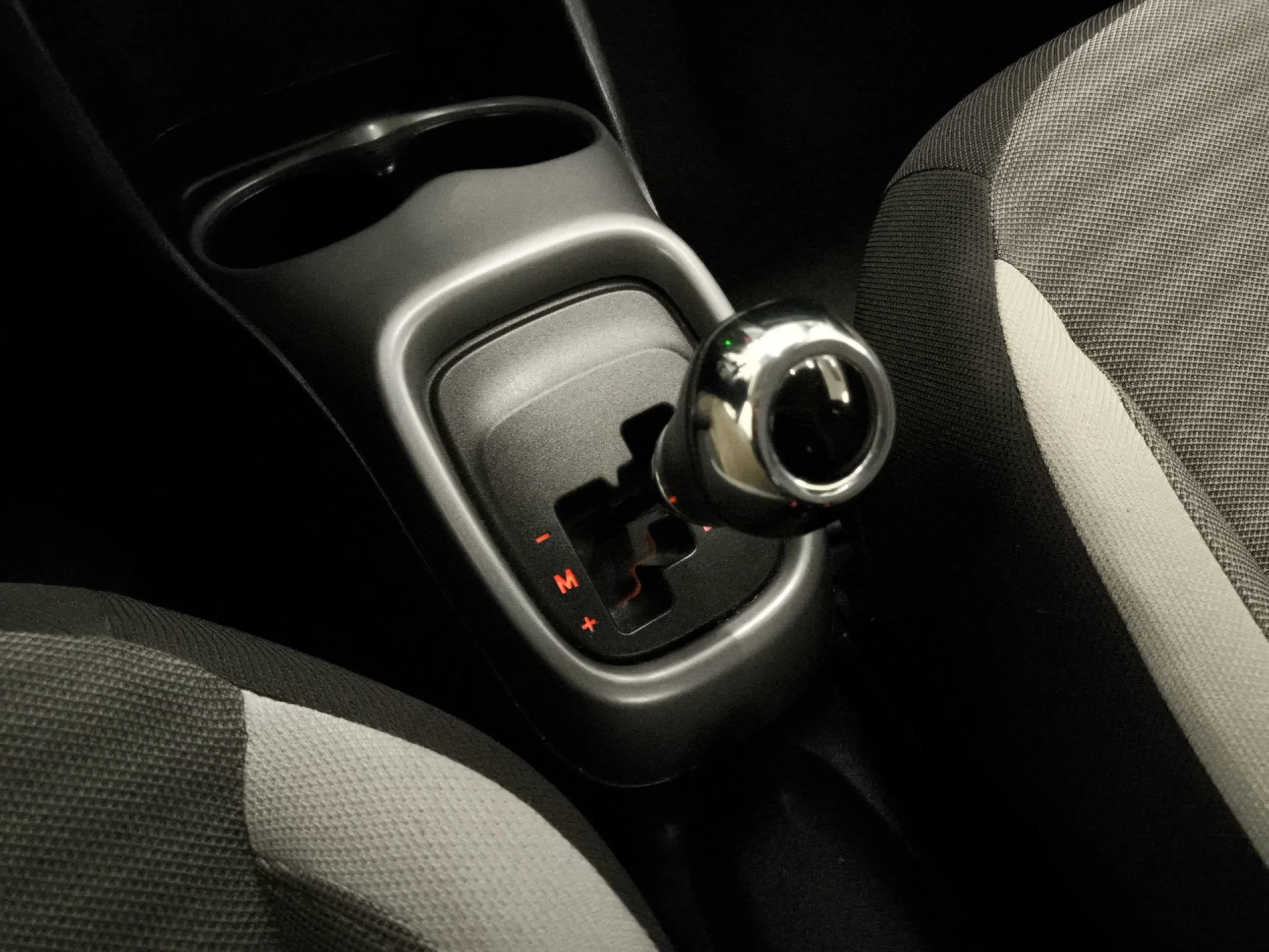 Toyota Aygo 1.0 70 x-play 51 kW (69 CV) - Foto 23