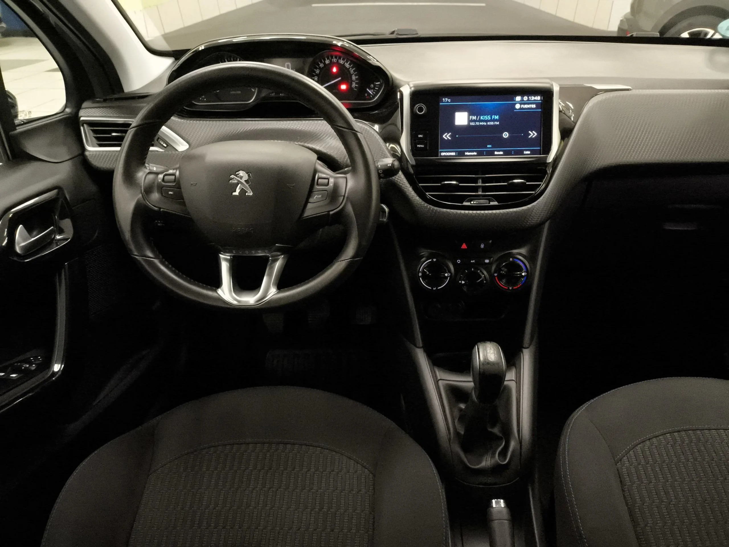 Peugeot 208 PureTech Signature 60 kW (82 CV) - Foto 17