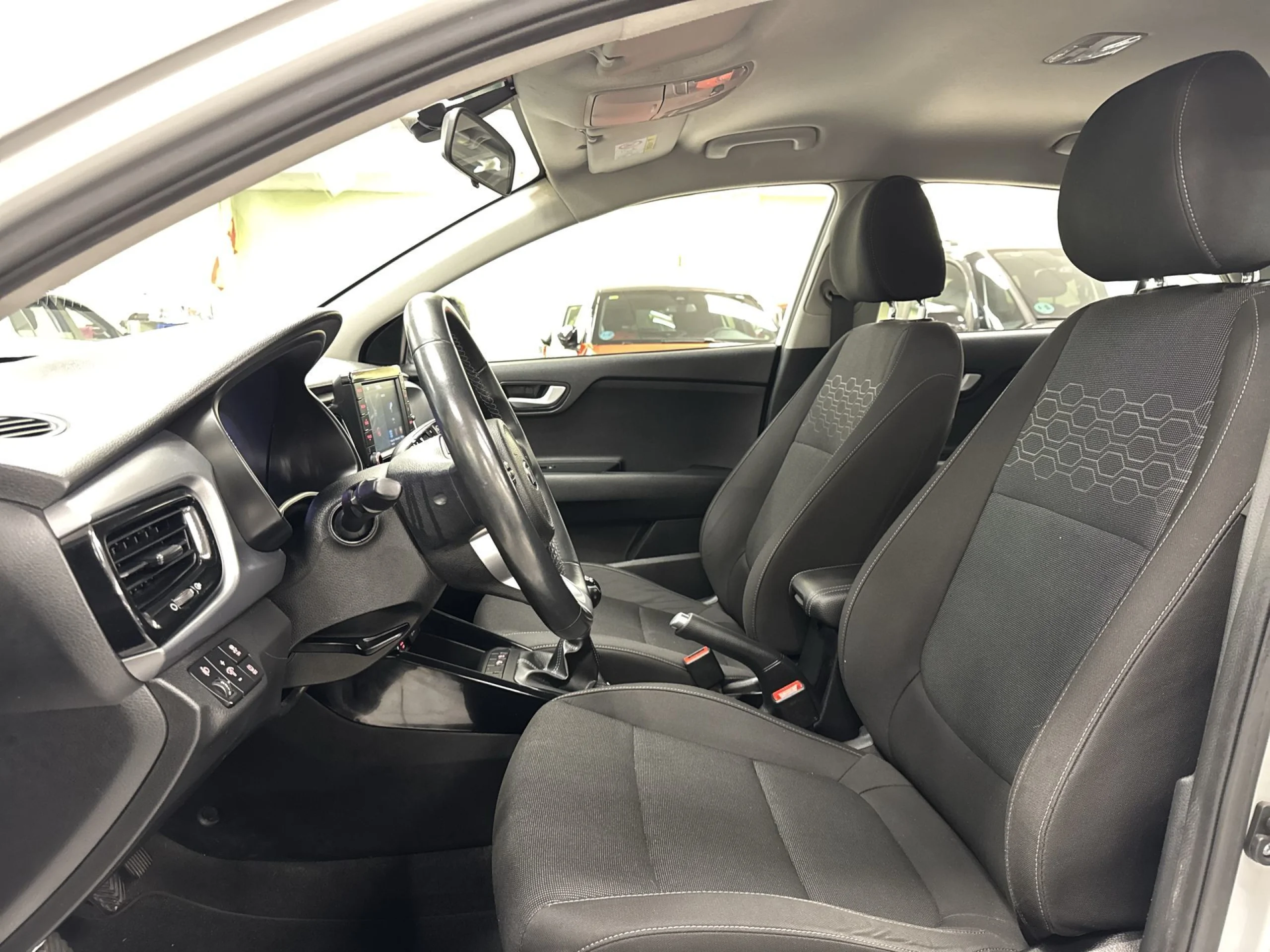 Kia Rio 1.2 CVVT Drive 62 kW (84 CV) - Foto 8