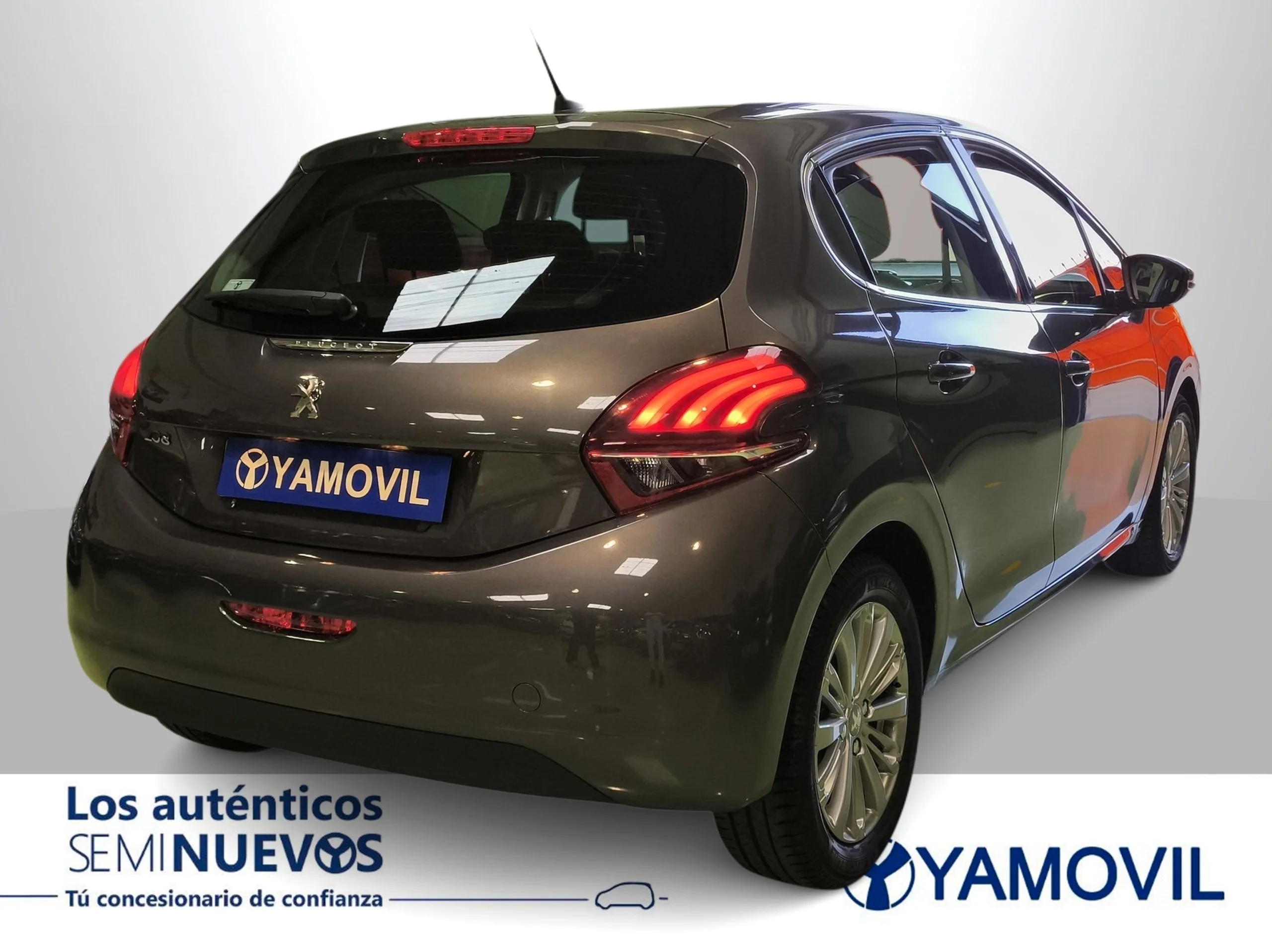 Peugeot 208 1.2L PureTech Allure  81 kW (110 CV) - Foto 4