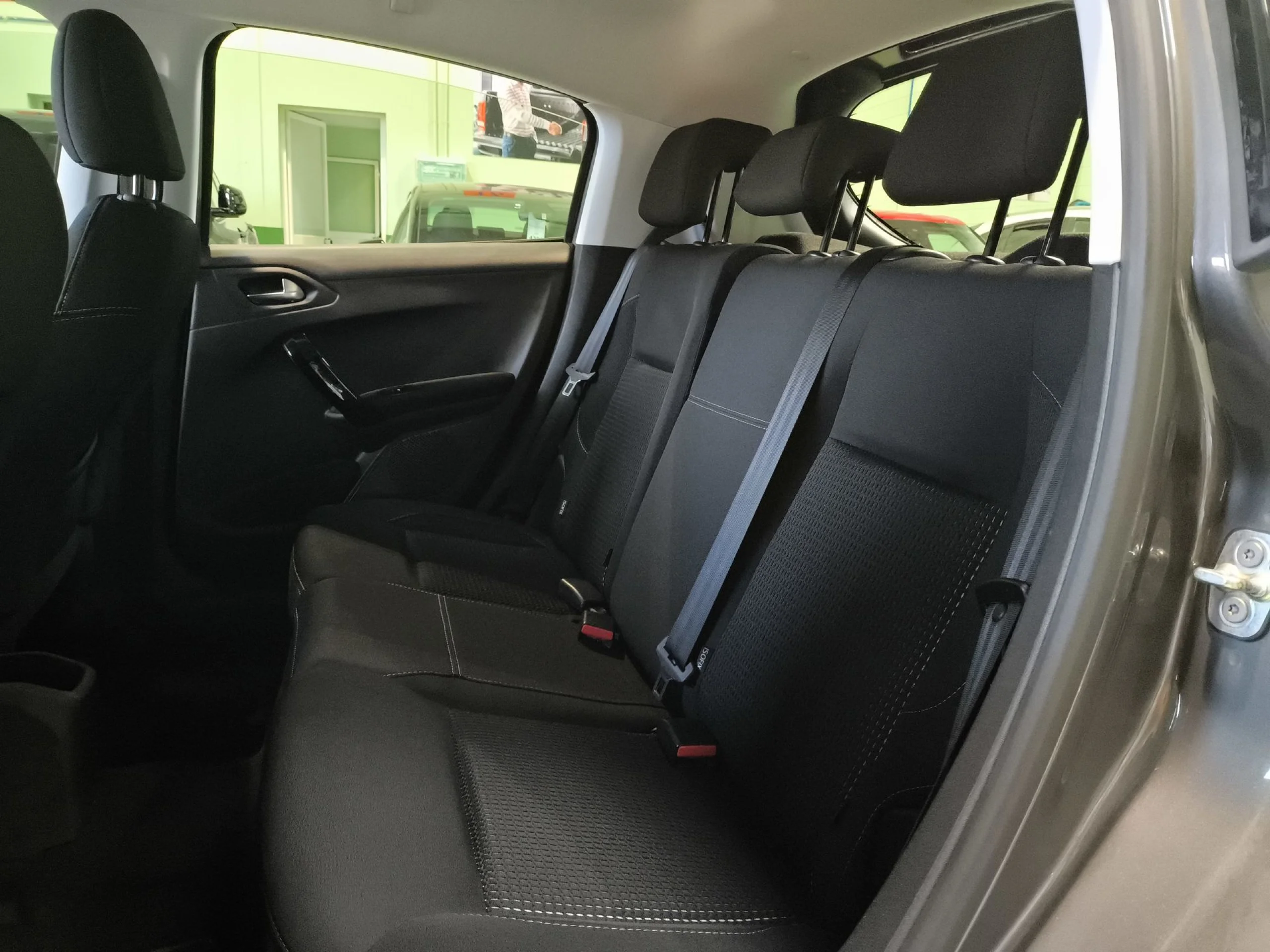 Peugeot 208 1.2L PureTech Allure  81 kW (110 CV) - Foto 17
