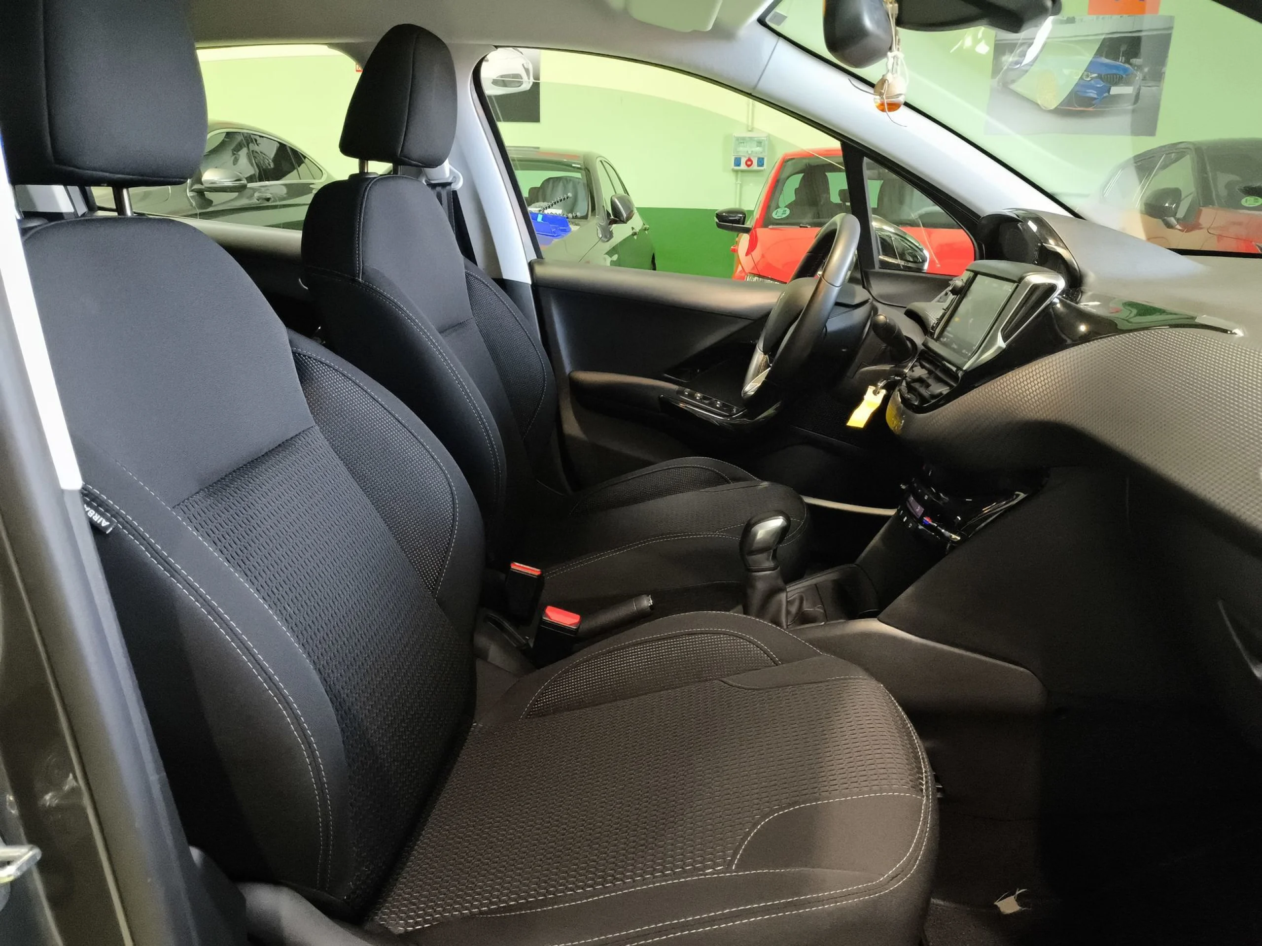 Peugeot 208 1.2L PureTech Allure  81 kW (110 CV) - Foto 19