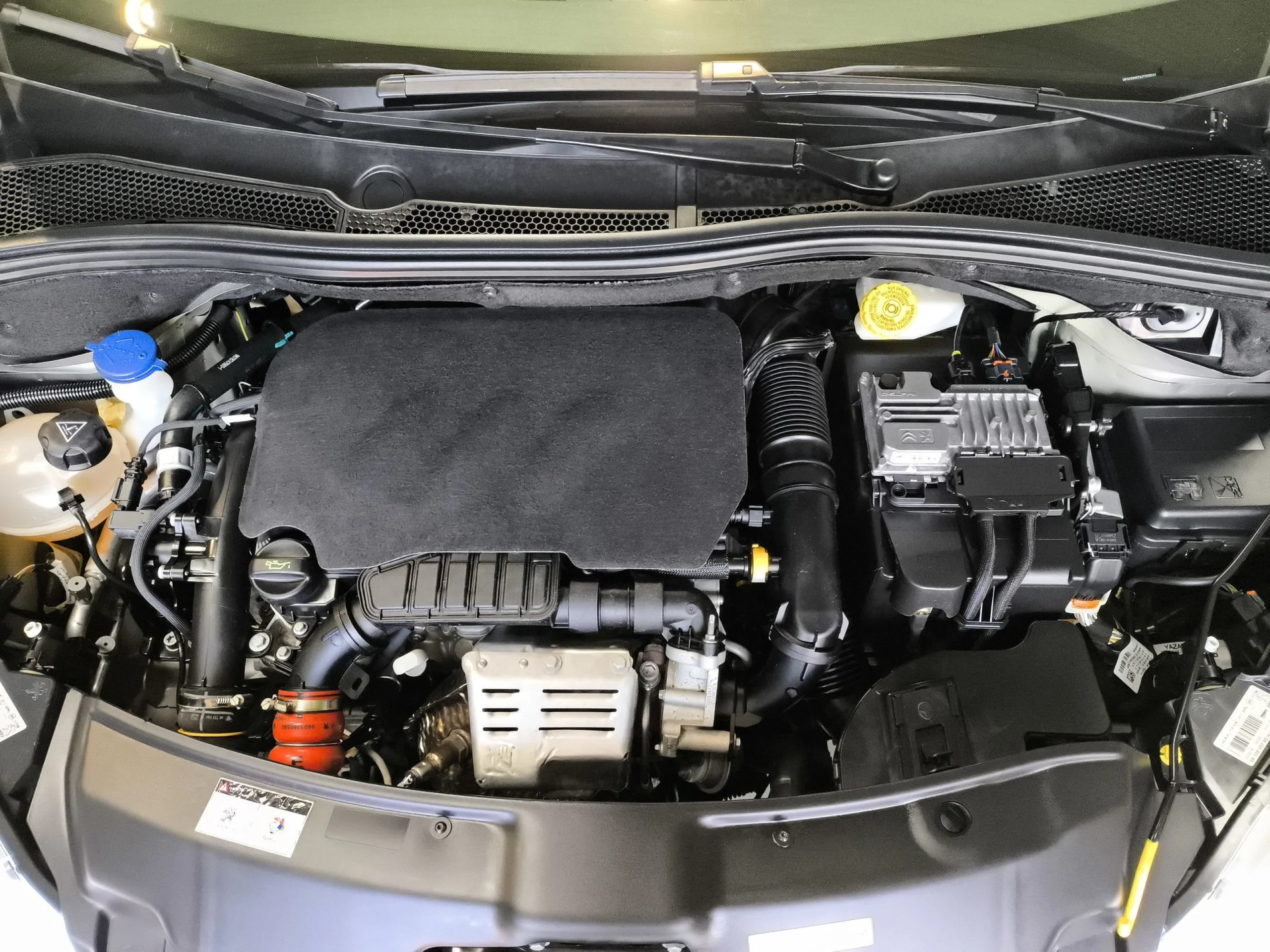 Peugeot 208 1.2L PureTech Allure  81 kW (110 CV) - Foto 20