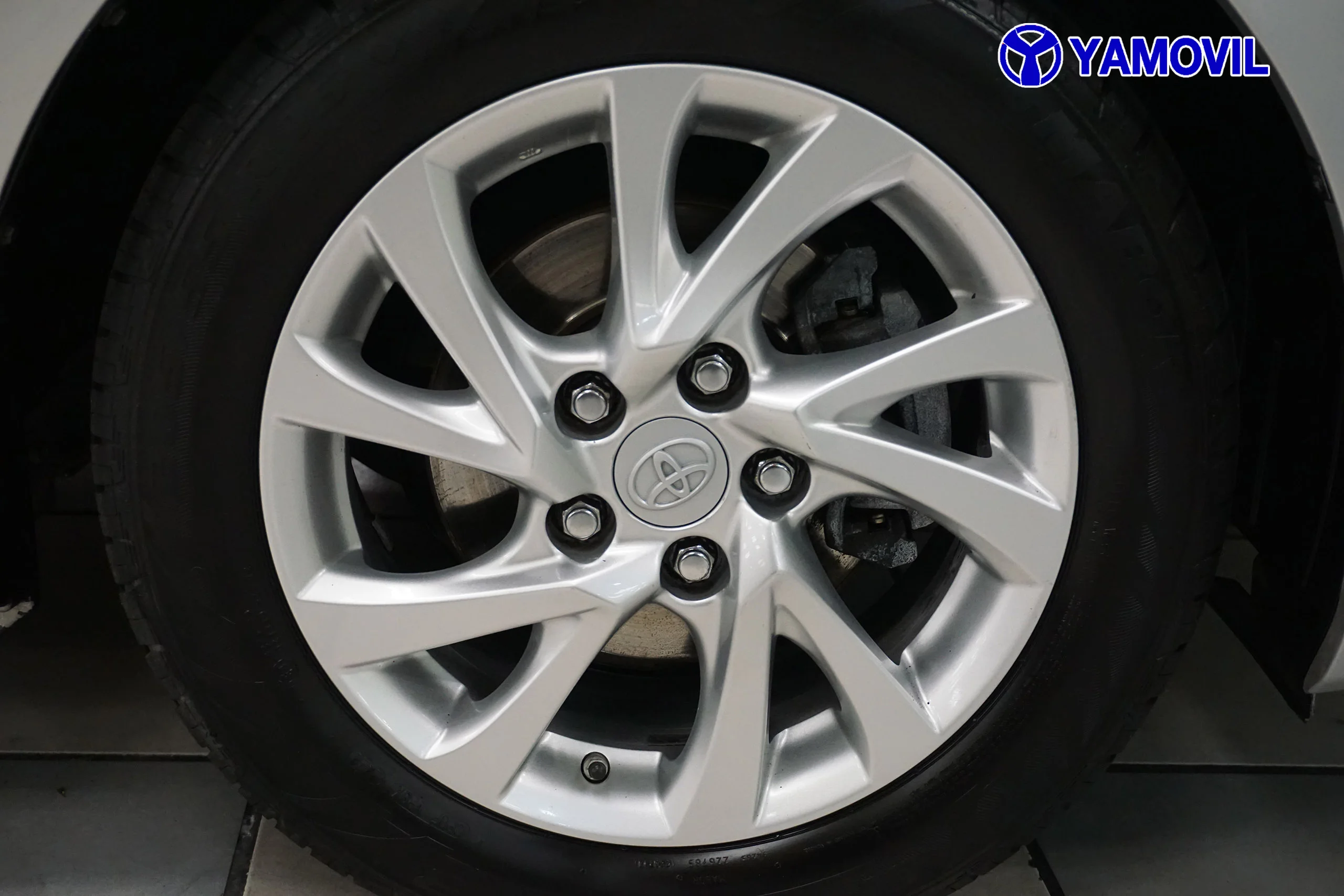 Toyota Auris 1.6 ACTIVE TOURING 115D SPORT 5P - Foto 9