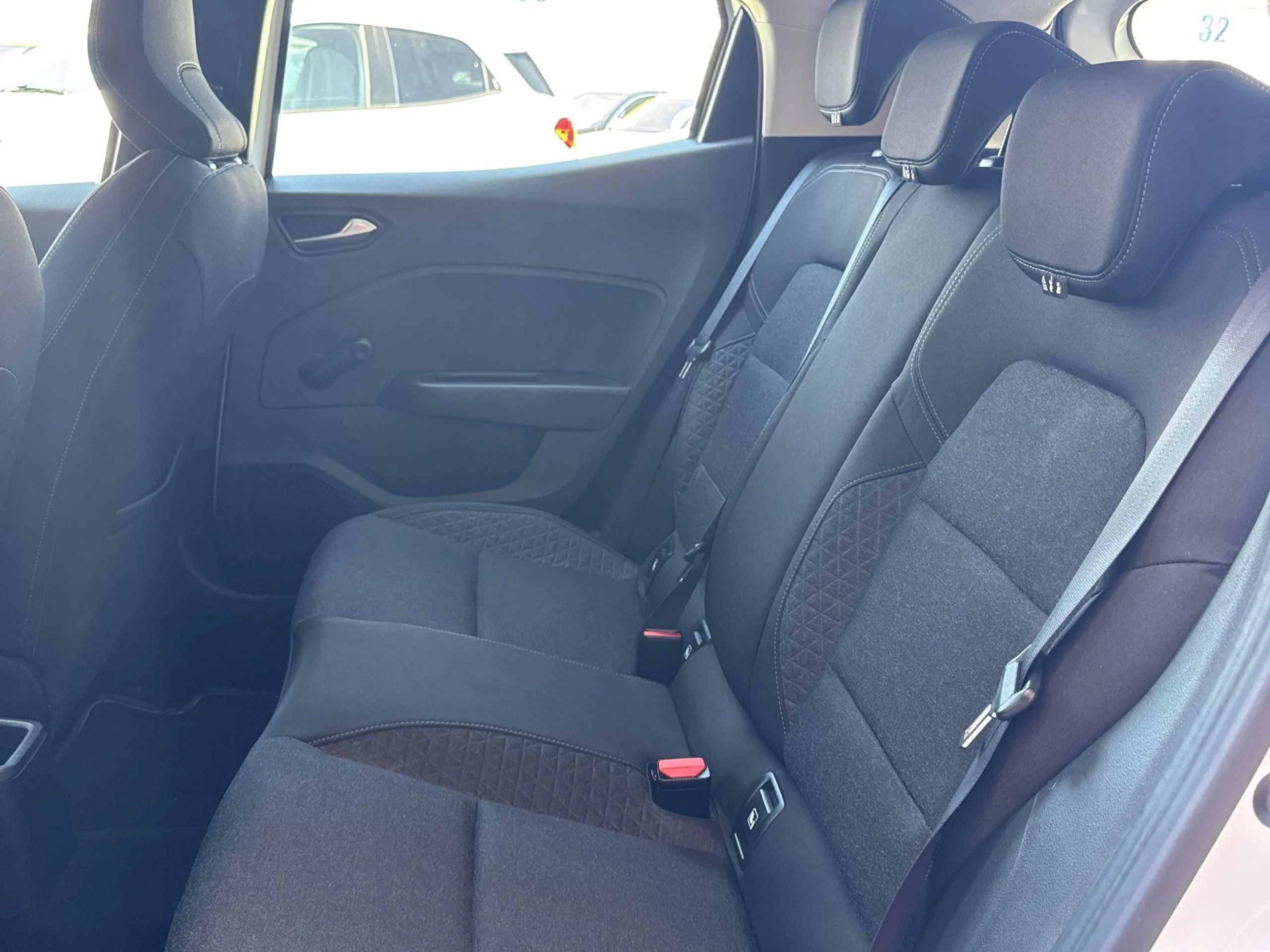 Renault Clio Intens TCe 74 kW (100 CV) - Foto 28