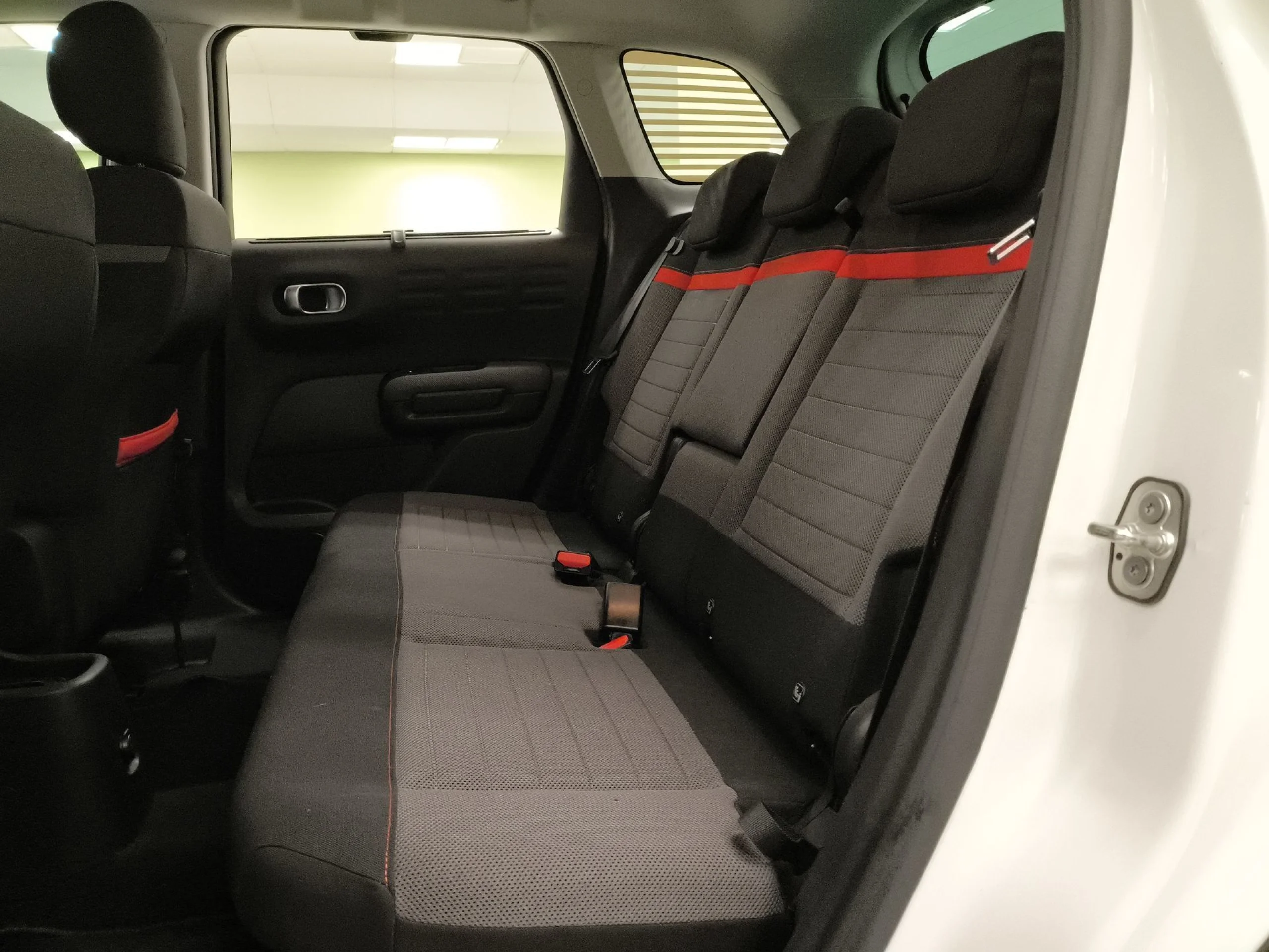 Citroen C3 Aircross PureTech 110 SANDS Shine 81 kW (110 CV) - Foto 19