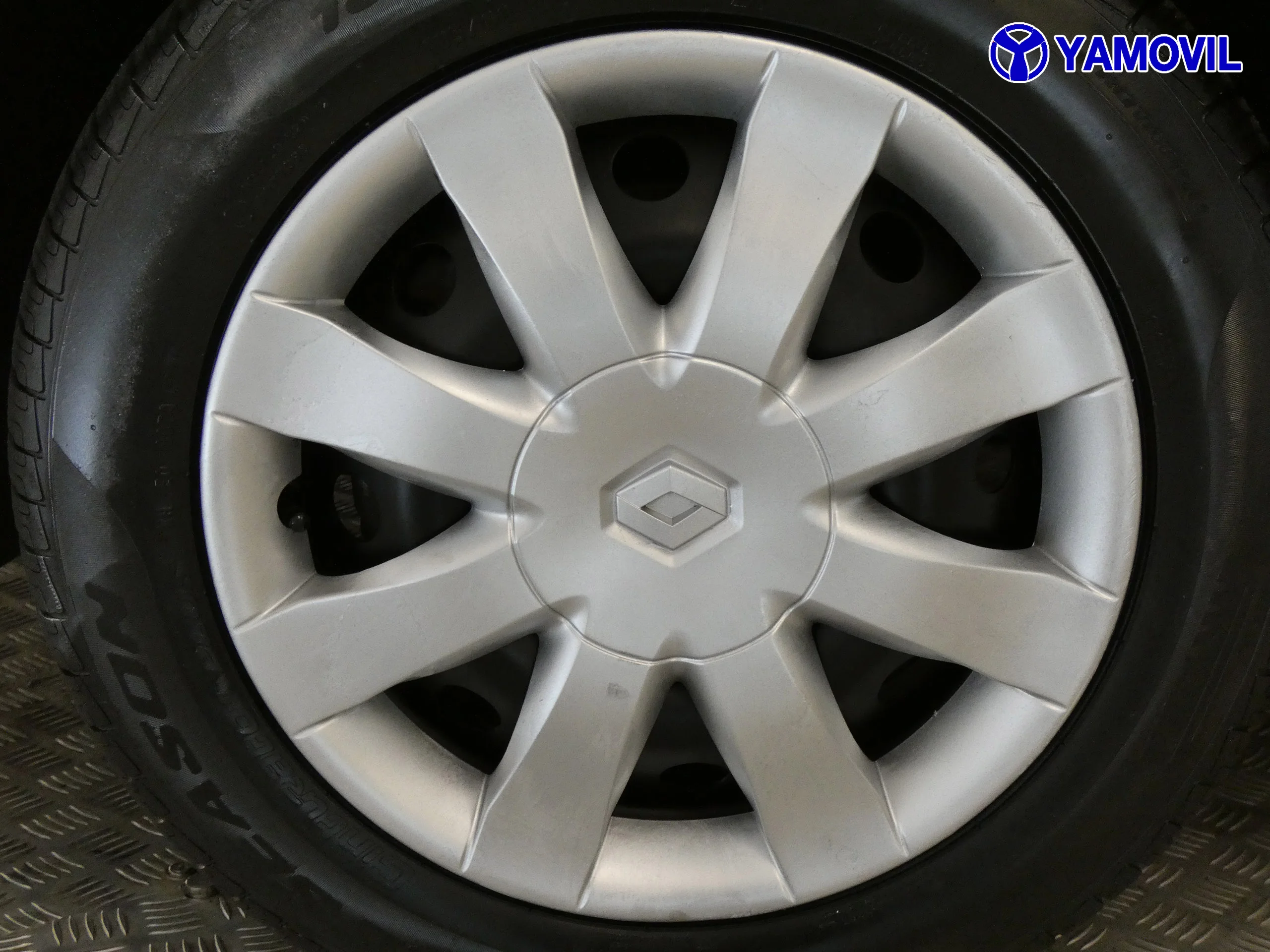 Renault Clio 1.2 YAHOO - Foto 9