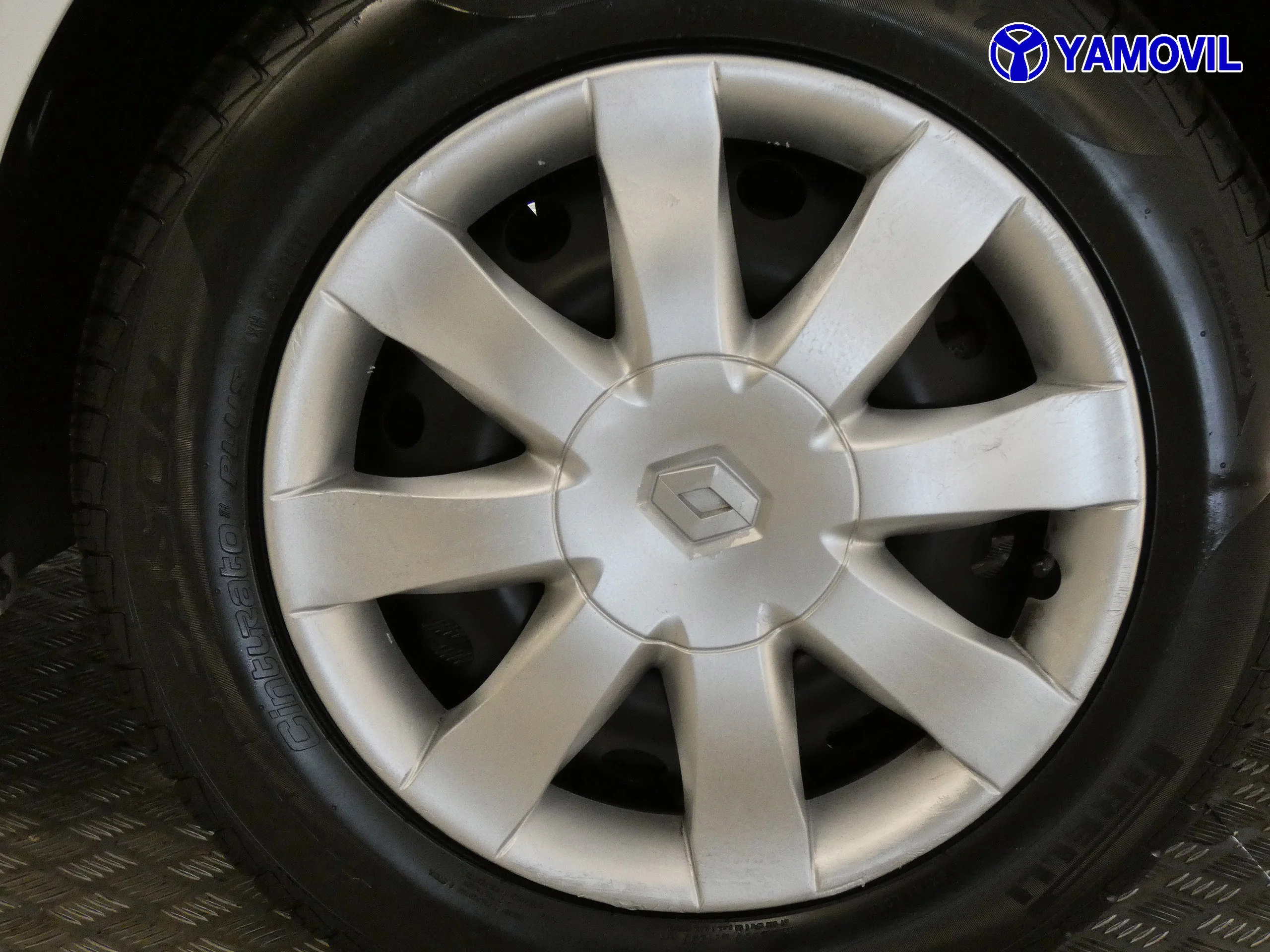 Renault Clio 1.2 YAHOO - Foto 12