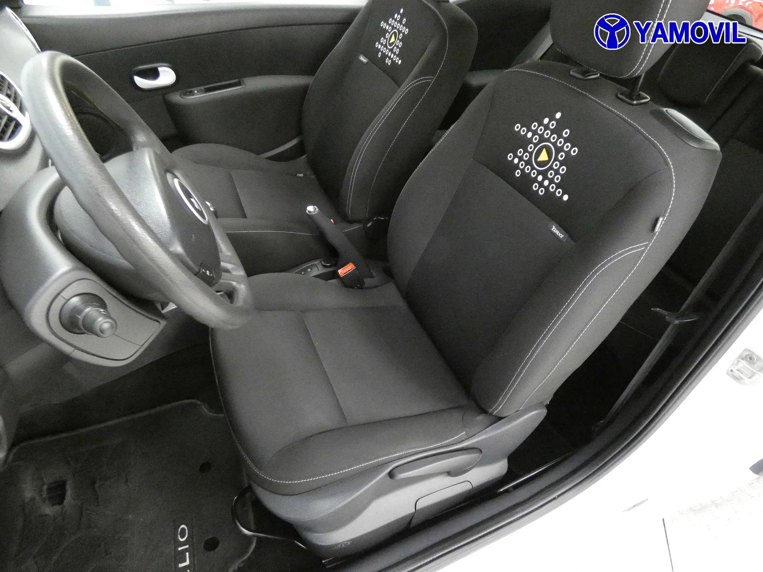 Renault Clio 1.2 YAHOO - Foto 13
