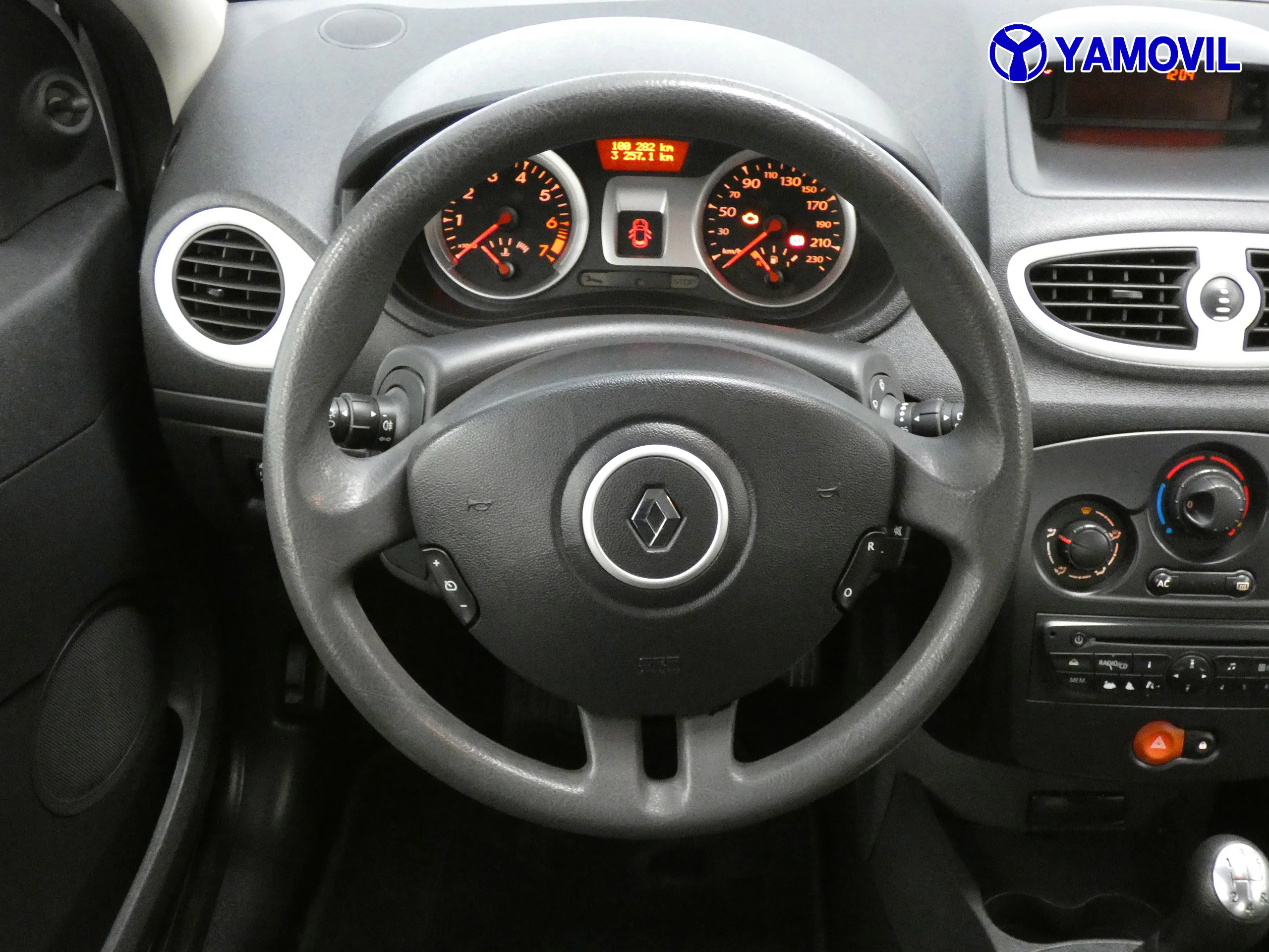 Renault Clio 1.2 YAHOO - Foto 18