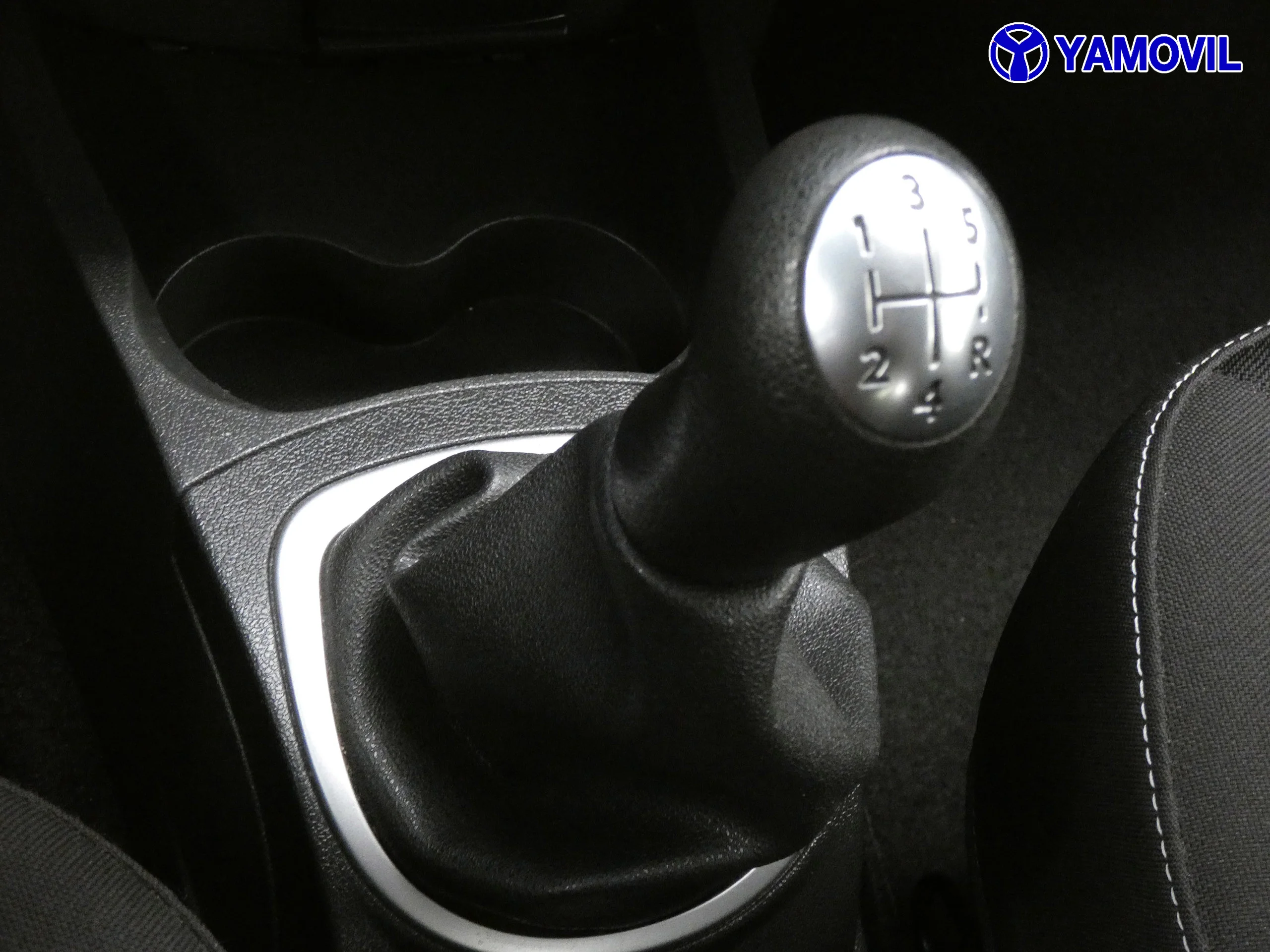 Renault Clio 1.2 YAHOO - Foto 24