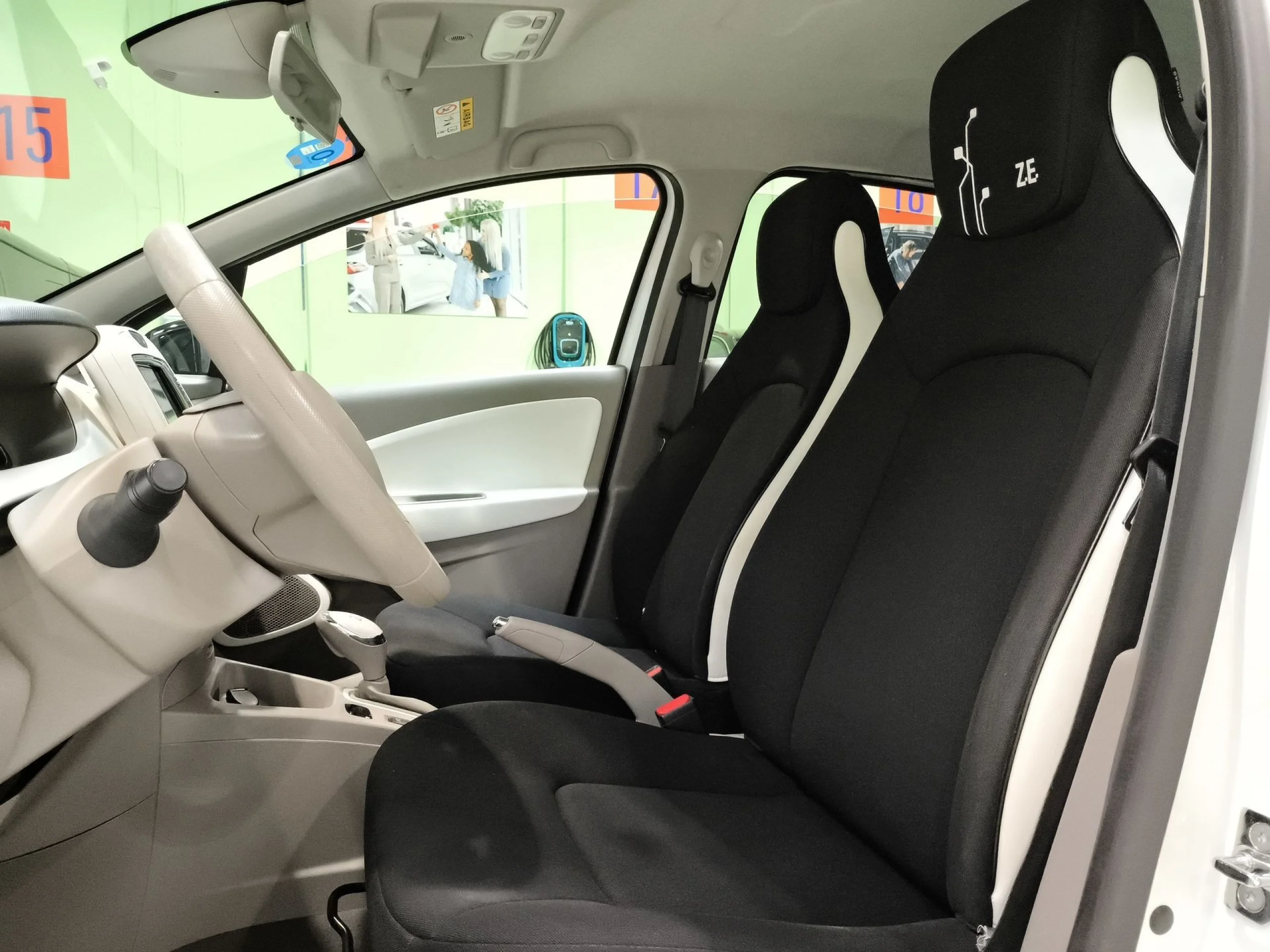 Renault Zoe Life R240 65 kW (88 CV) - Foto 11