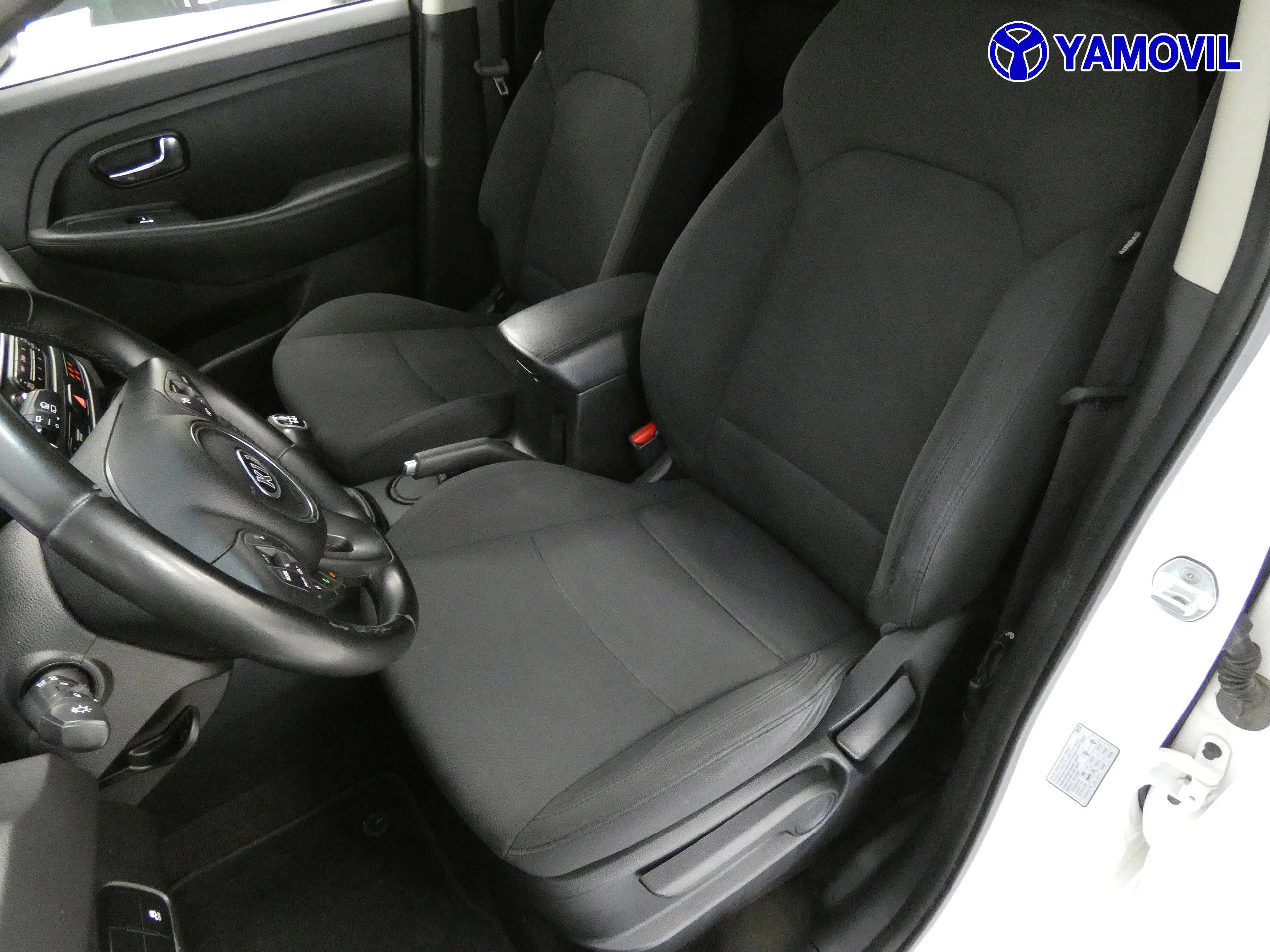 Kia Carens 1.6 GDI CONCEPT  7P - Foto 9