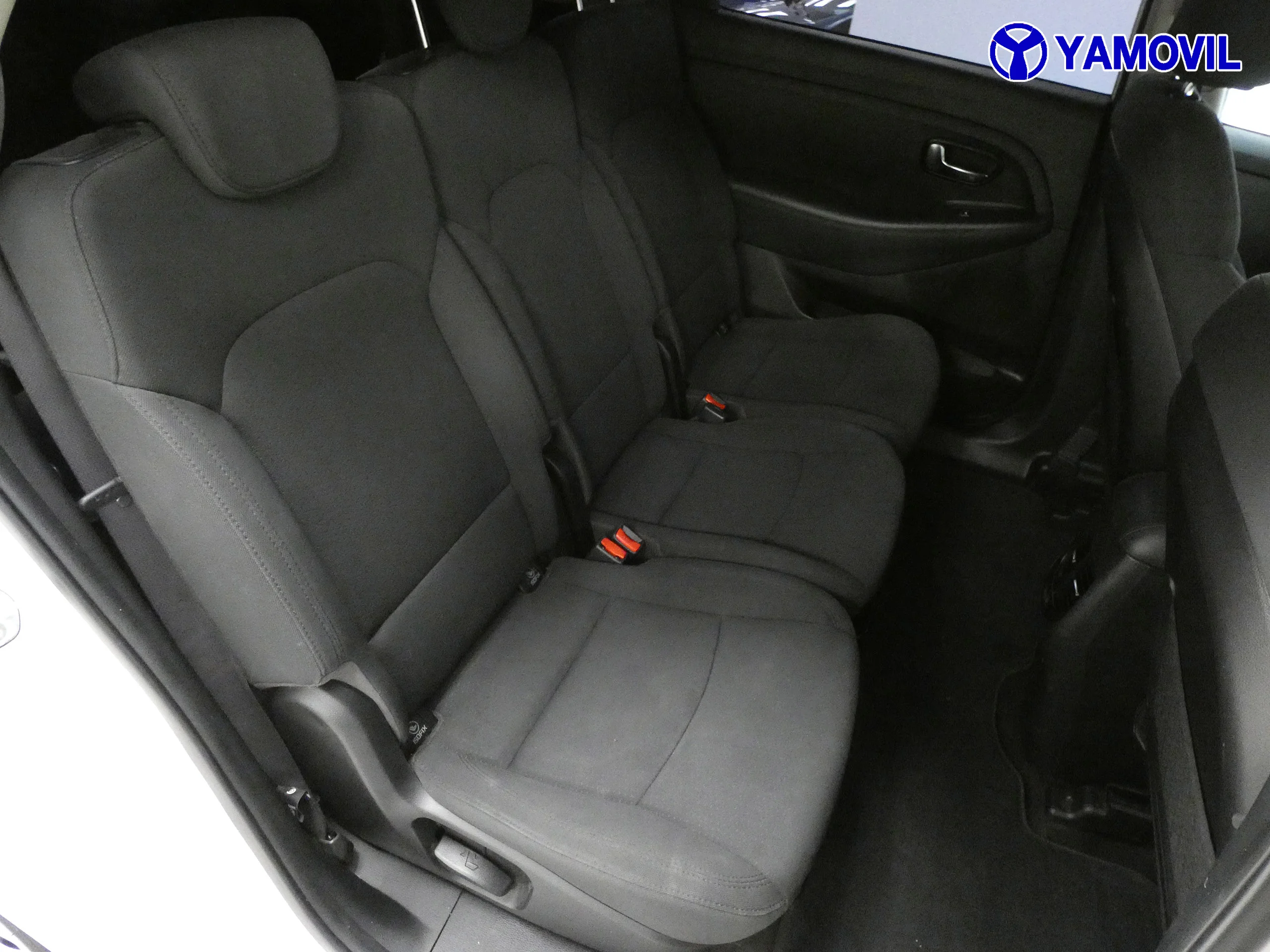 Kia Carens 1.6 GDI CONCEPT  7P - Foto 12