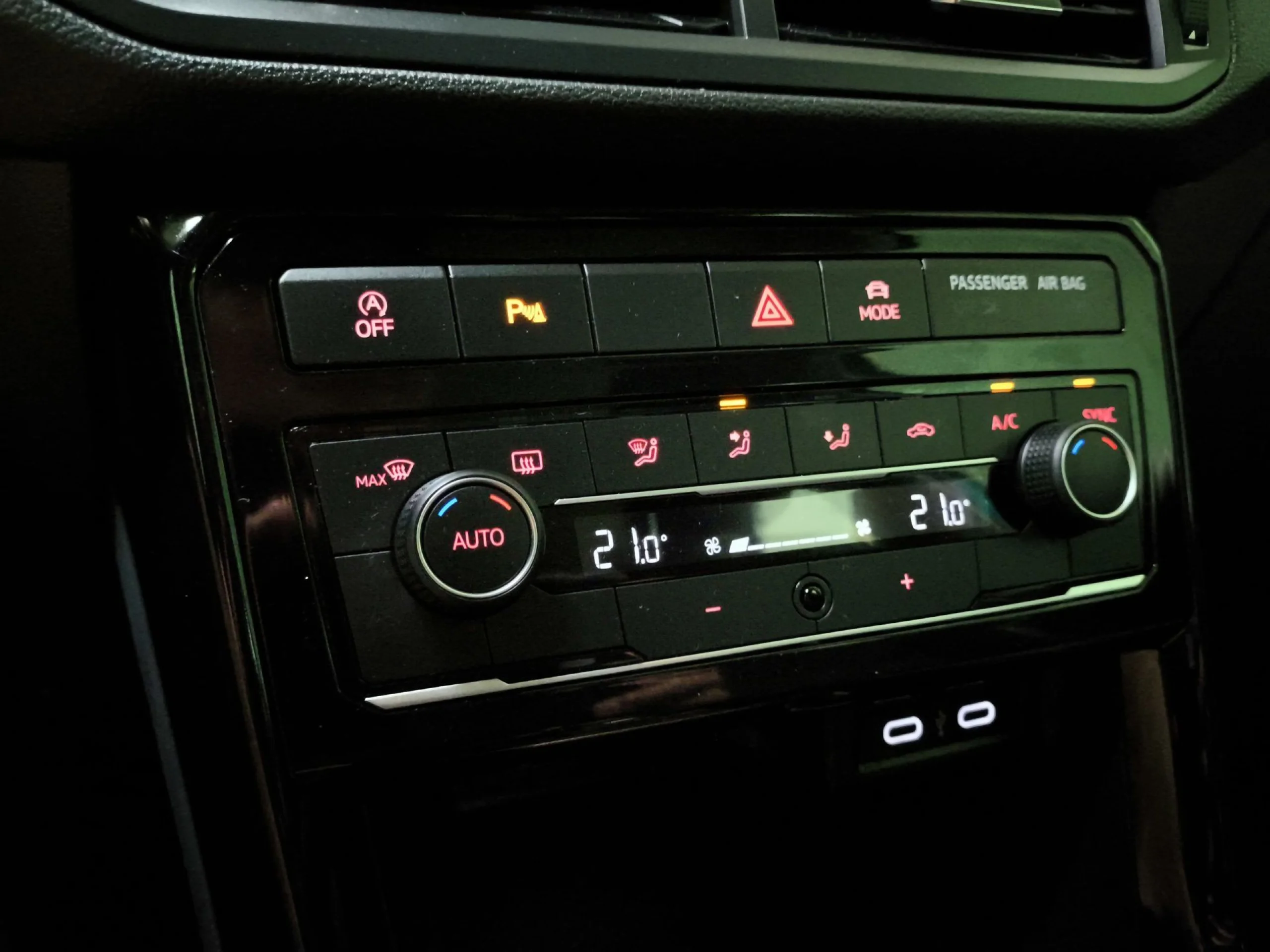 Volkswagen T-Cross Sport 1.0 TSI 81 kW (110 CV) - Foto 18