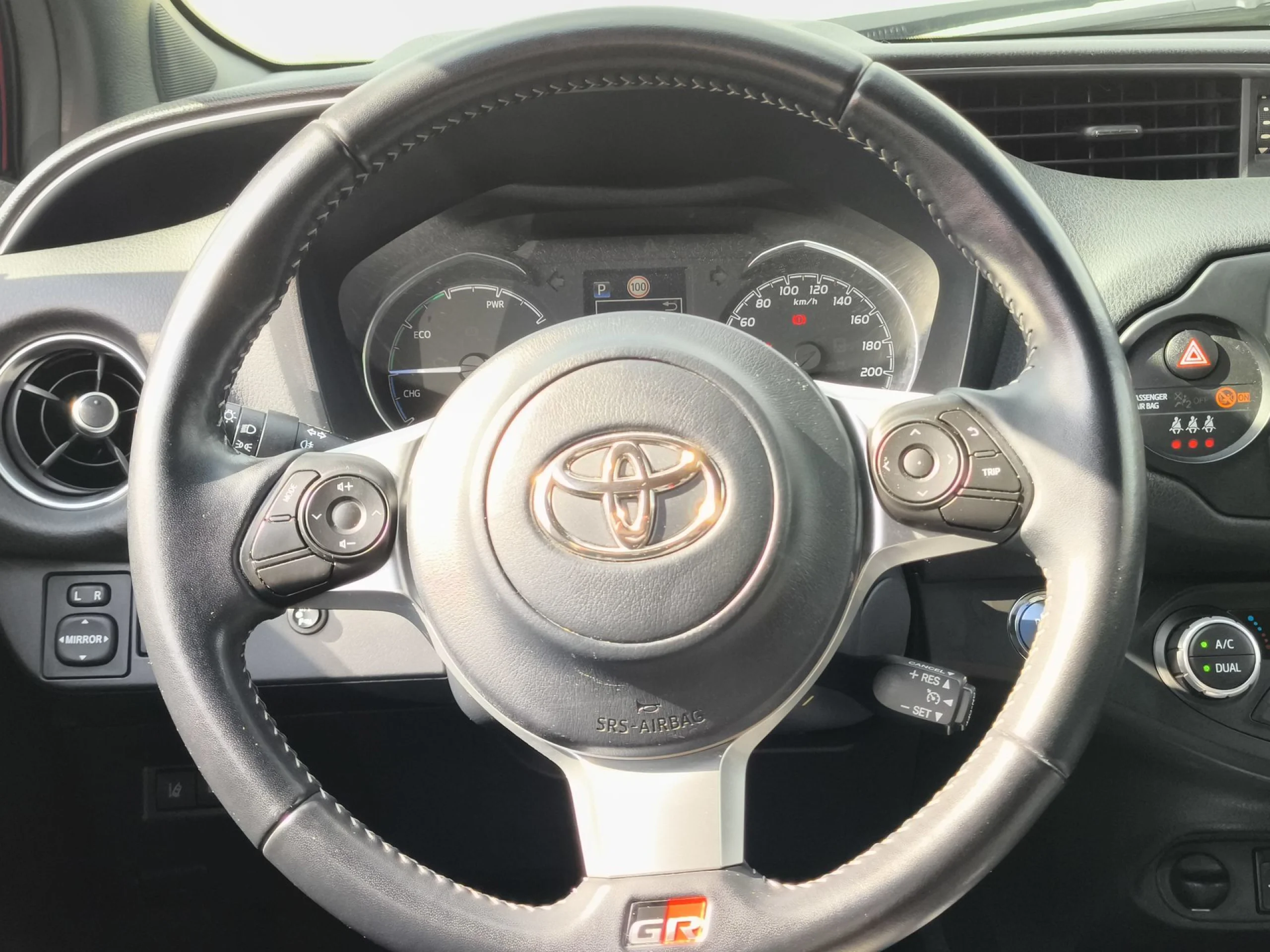 Toyota Yaris 1.5 100H GR-Sport 74 kW (100 CV) - Foto 11