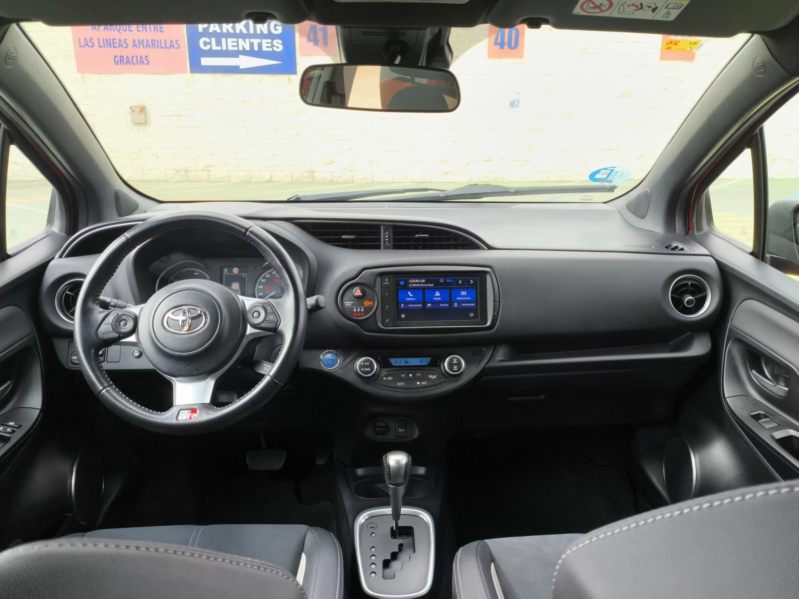 Toyota Yaris 1.5 100H GR-Sport 74 kW (100 CV) - Foto 17