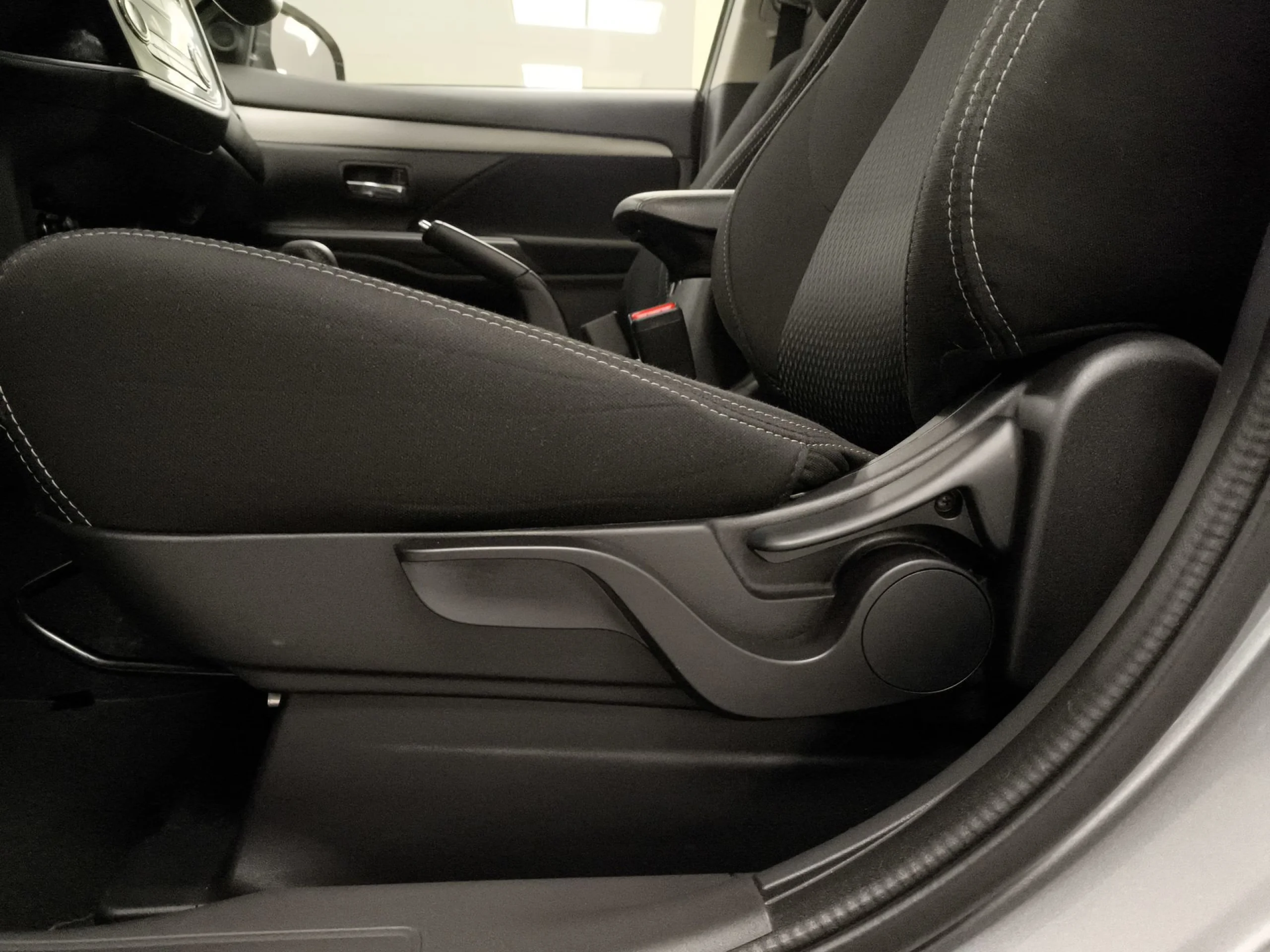 Mitsubishi Outlander 200 MPI Motion 2WD CVT 110 kW (150 CV) - Foto 9