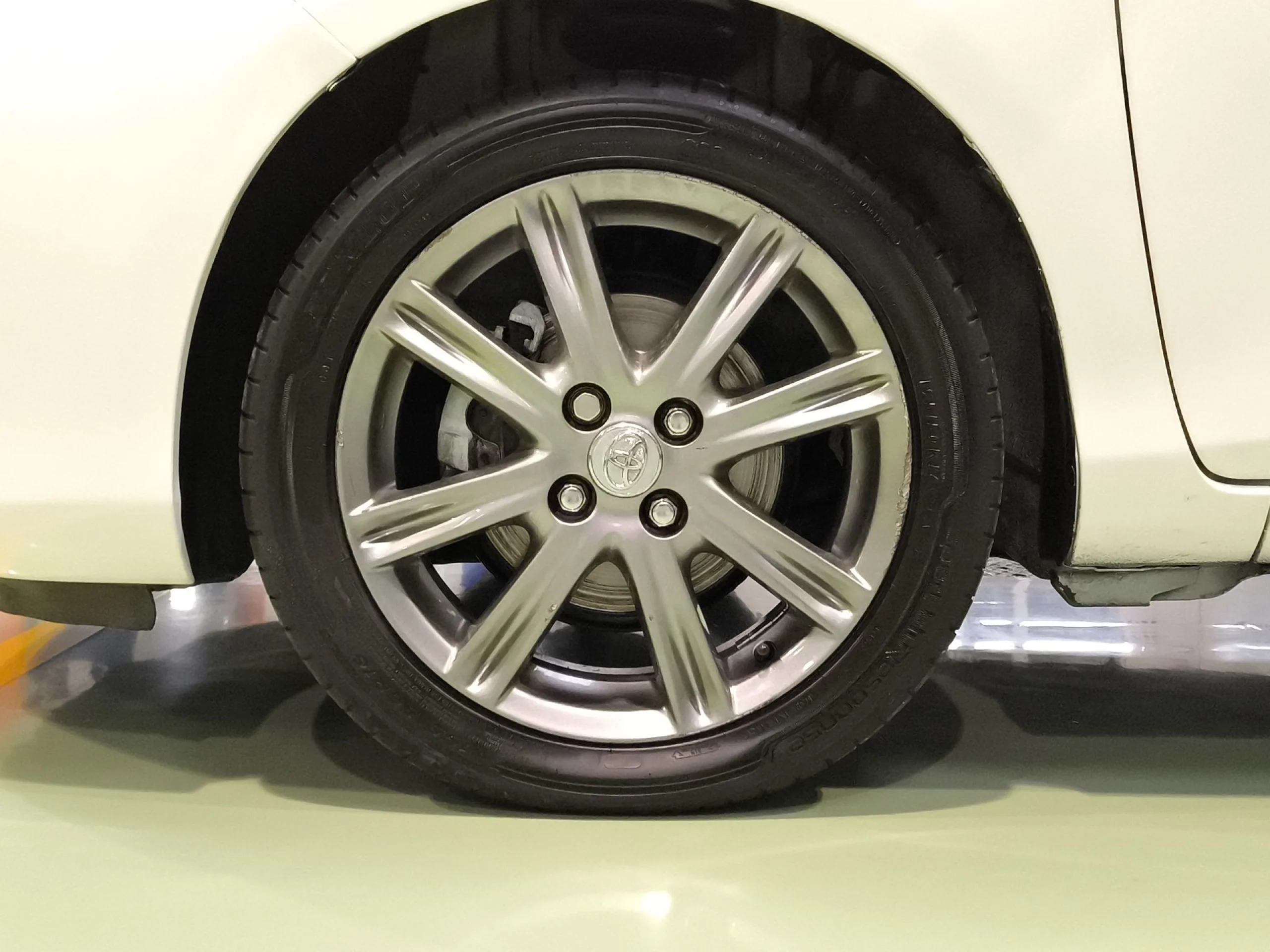Toyota Yaris 100 MultiDrive Sport 73 kW (99 CV) - Foto 7
