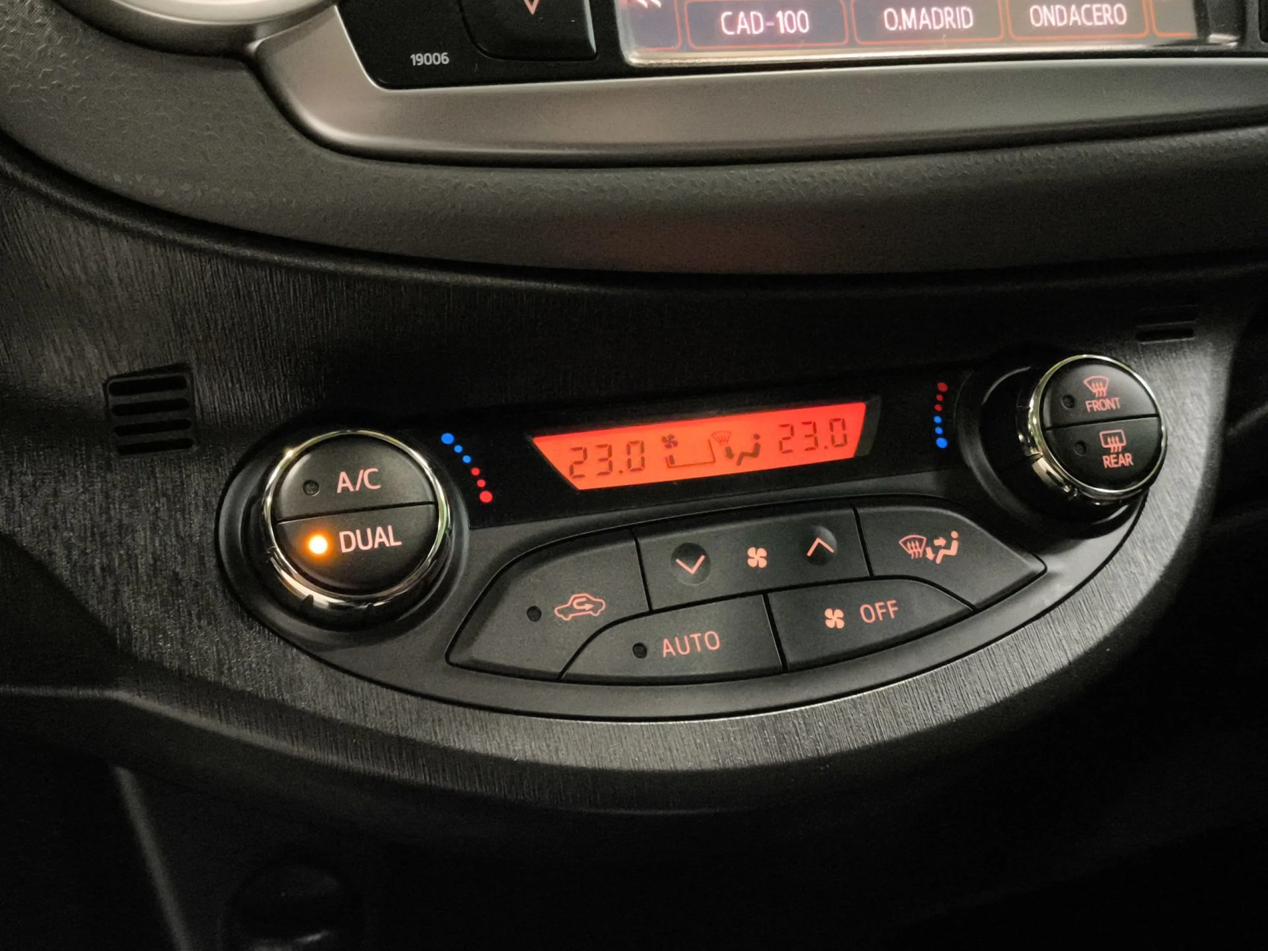 Toyota Yaris 100 MultiDrive Sport 73 kW (99 CV) - Foto 15