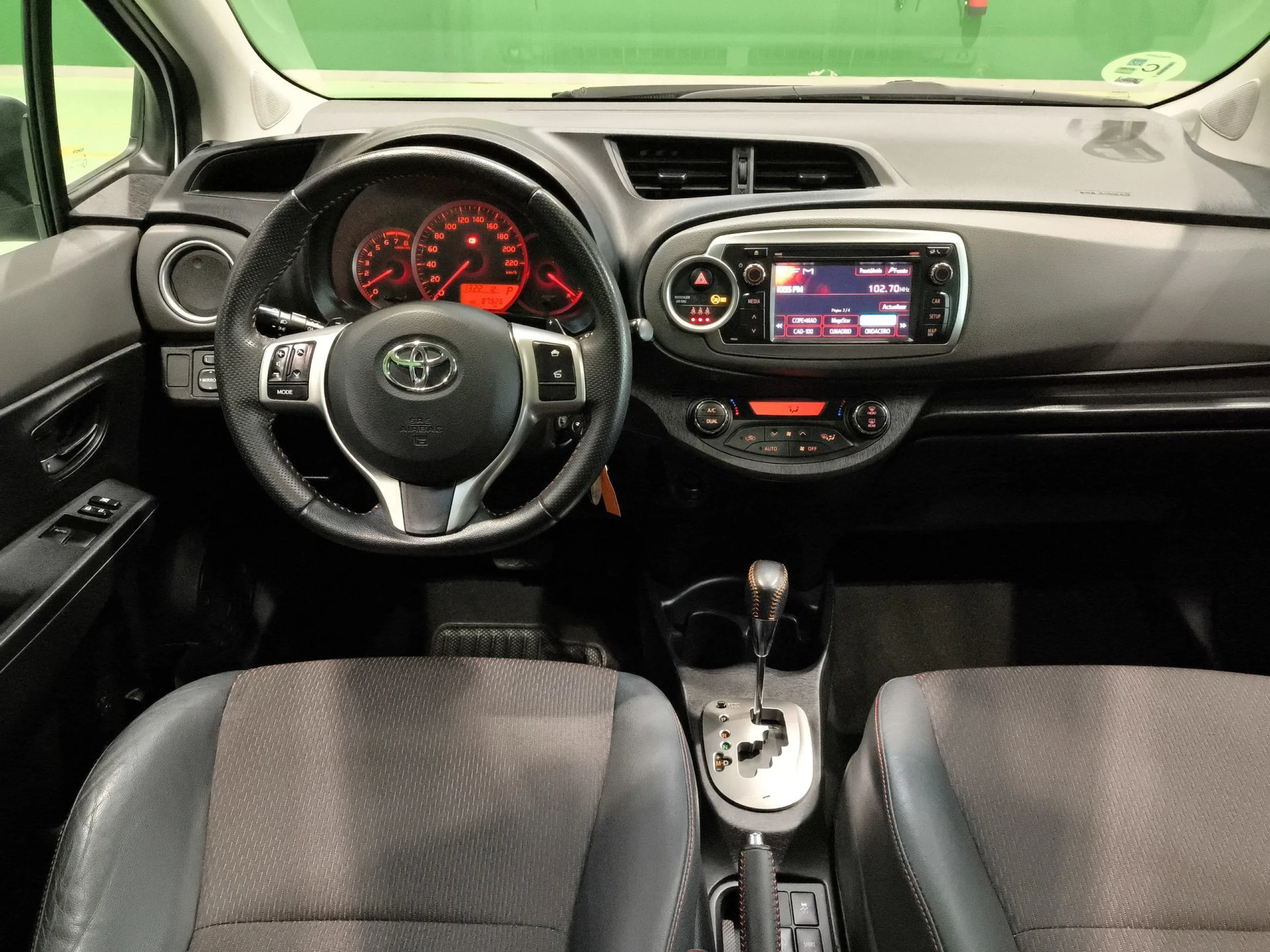 Toyota Yaris 100 MultiDrive Sport 73 kW (99 CV) - Foto 17