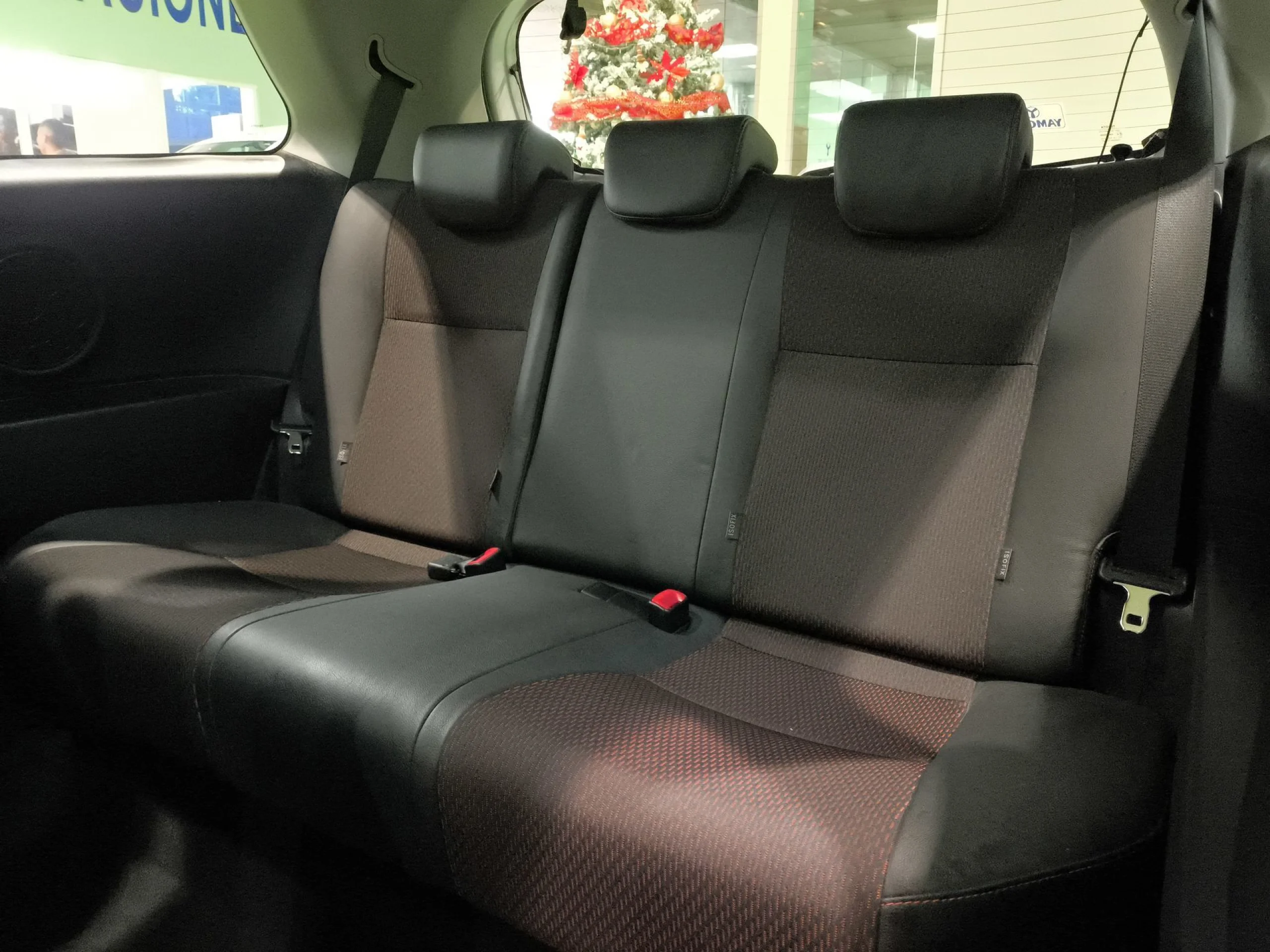 Toyota Yaris 100 MultiDrive Sport 73 kW (99 CV) - Foto 19