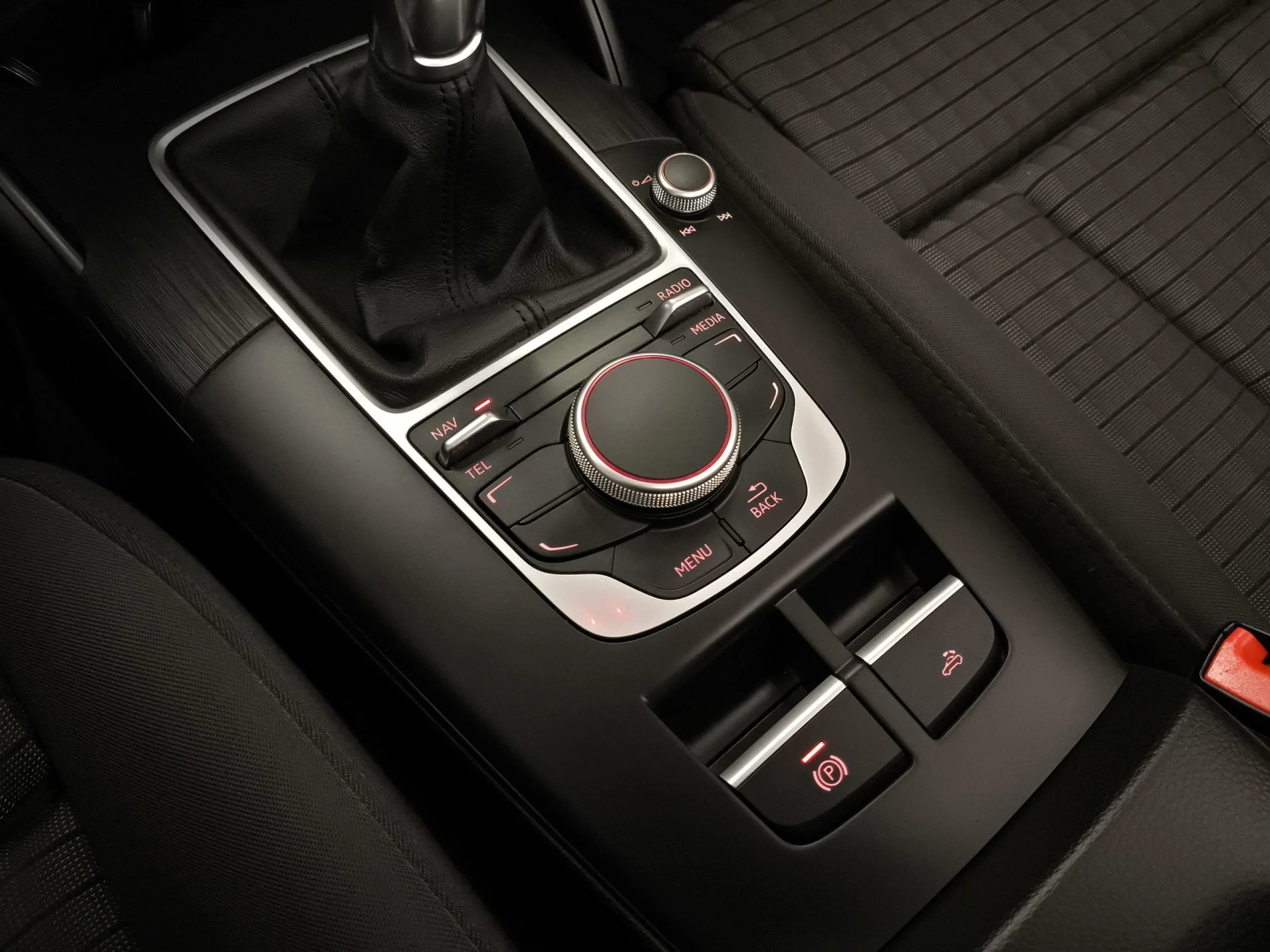 Audi A3 Cabrio Ambition 1.6 TDI clean diesel 81 kW (110 CV) - Foto 17