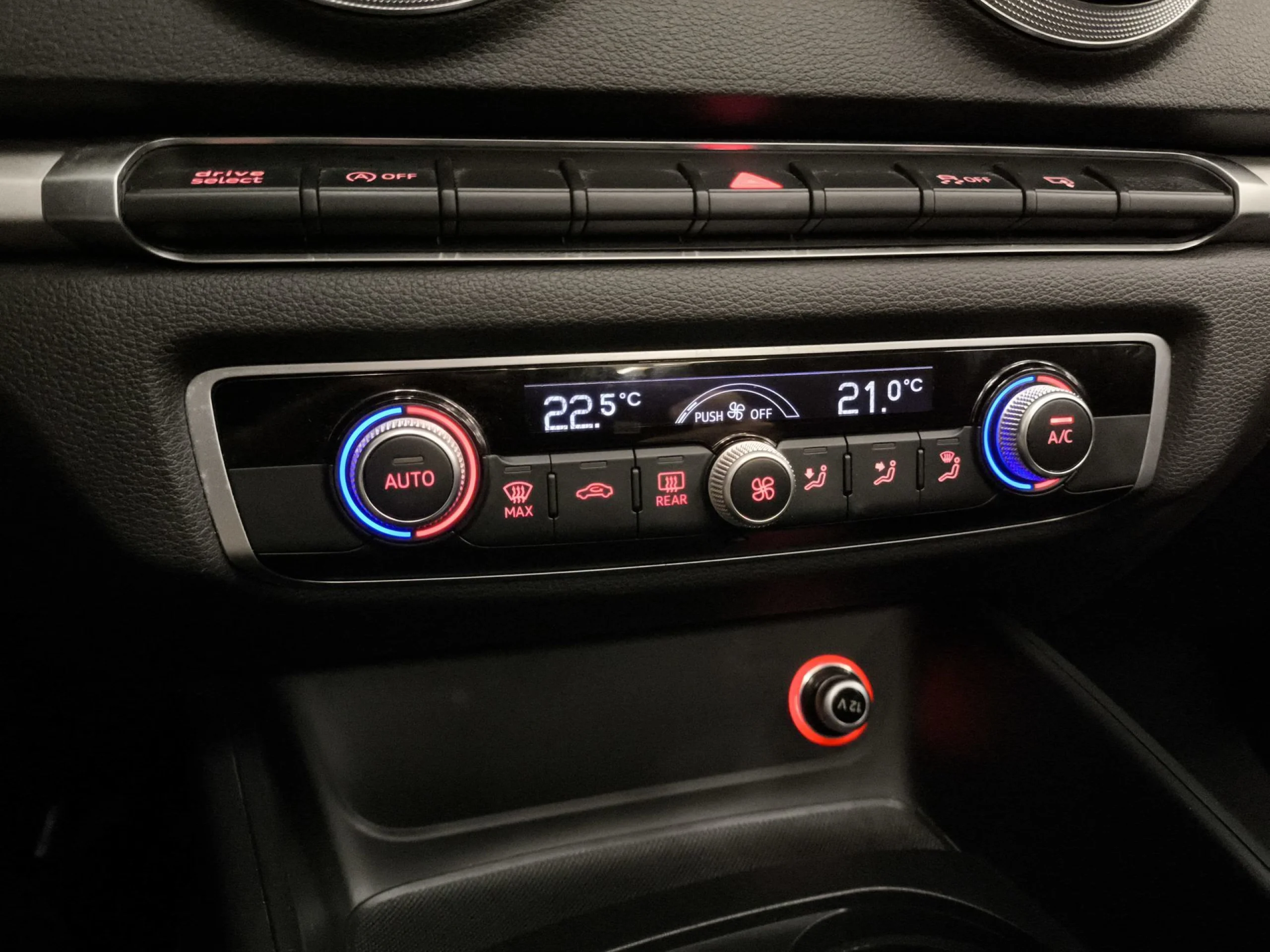 Audi A3 Cabrio Ambition 1.6 TDI clean diesel 81 kW (110 CV) - Foto 19