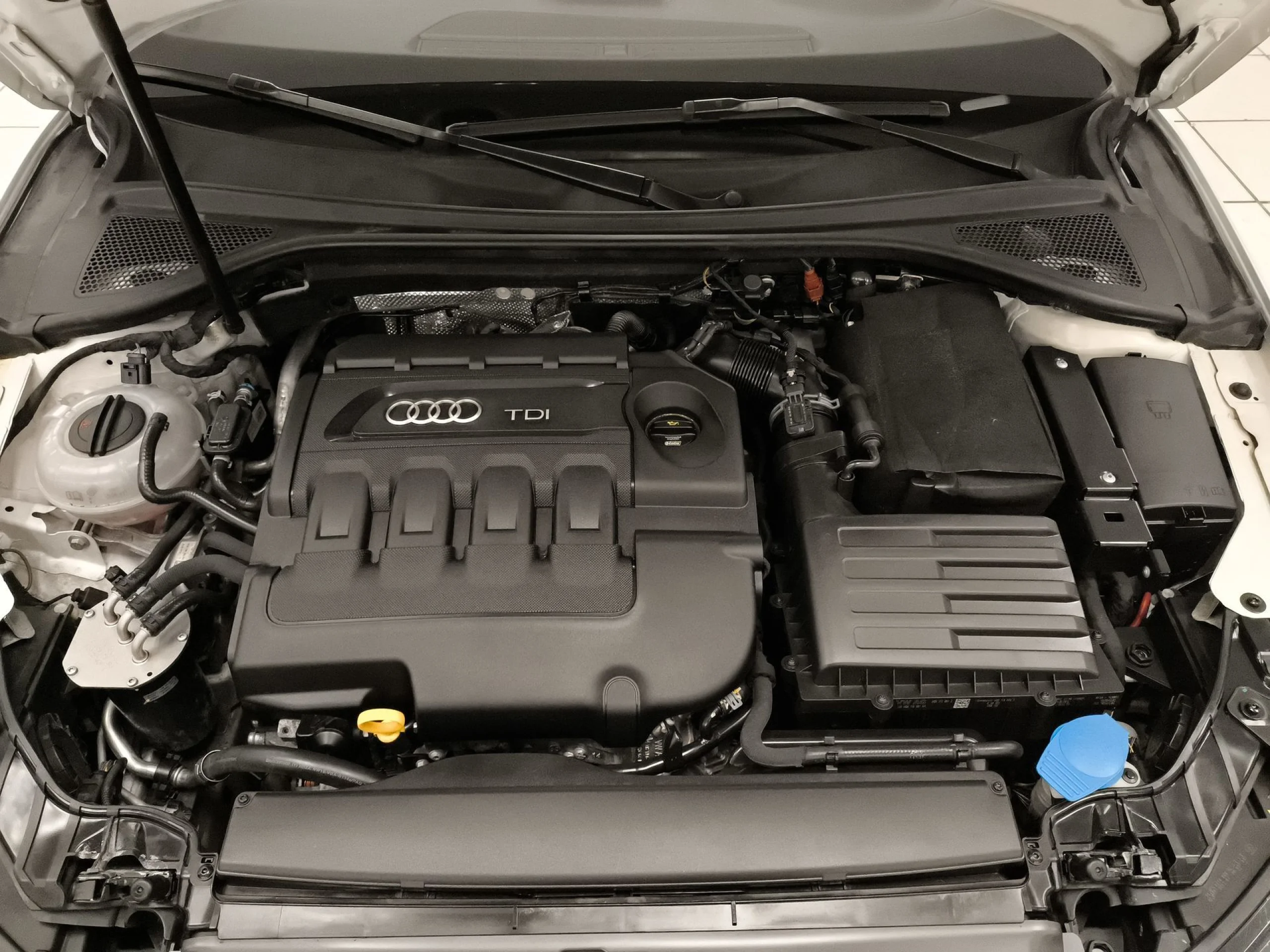 Audi A3 Cabrio Ambition 1.6 TDI clean diesel 81 kW (110 CV) - Foto 26