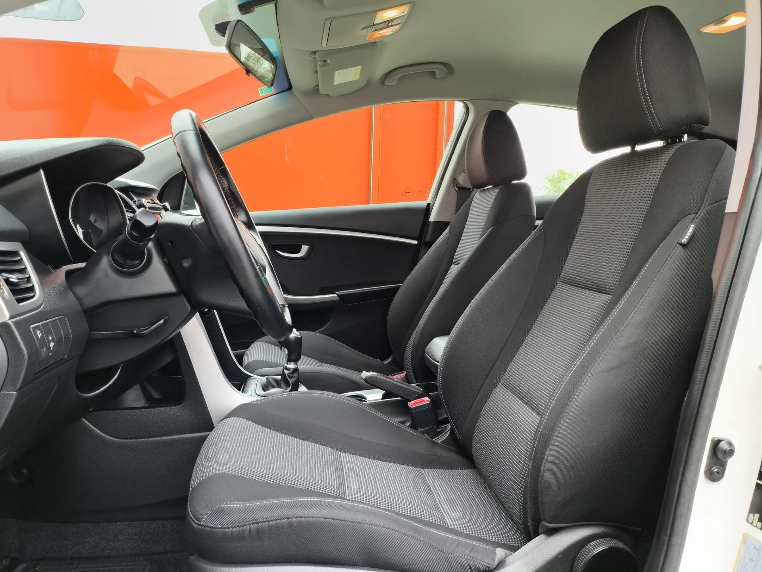 Hyundai I30 1.4 CRDI Klass 66 kW (90 CV) - Foto 8