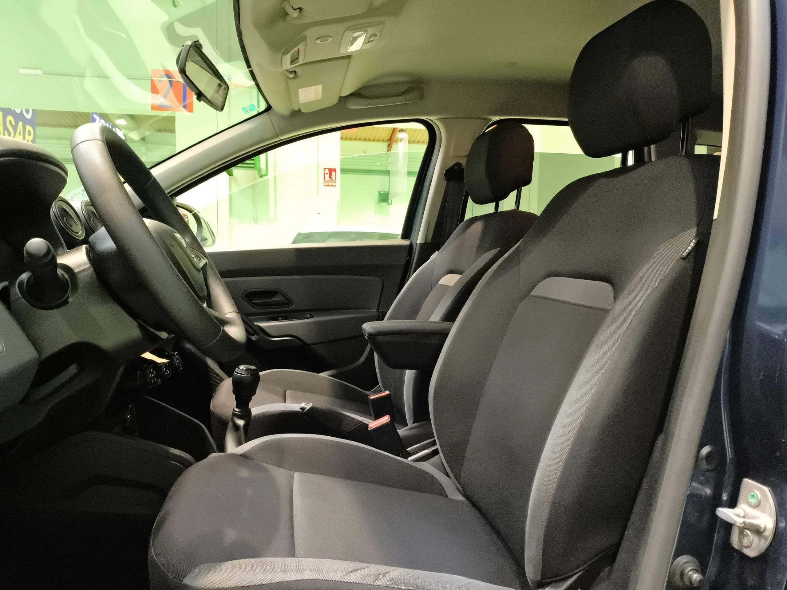 Dacia Duster Essential 1.6 84 kW (115 CV) 4X2 - Foto 8