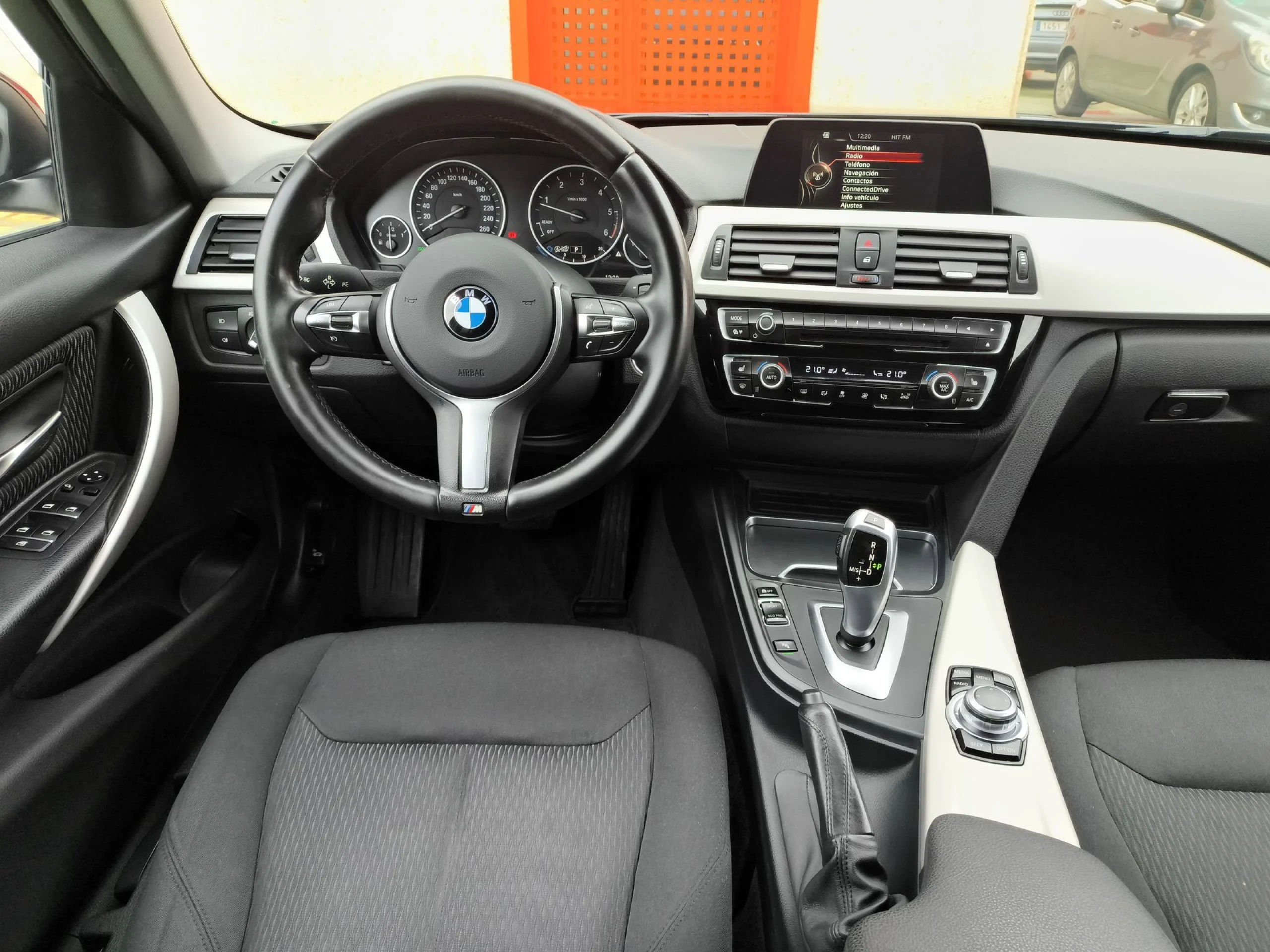 BMW Serie 3 318d 110 kW (150 CV) - Foto 18