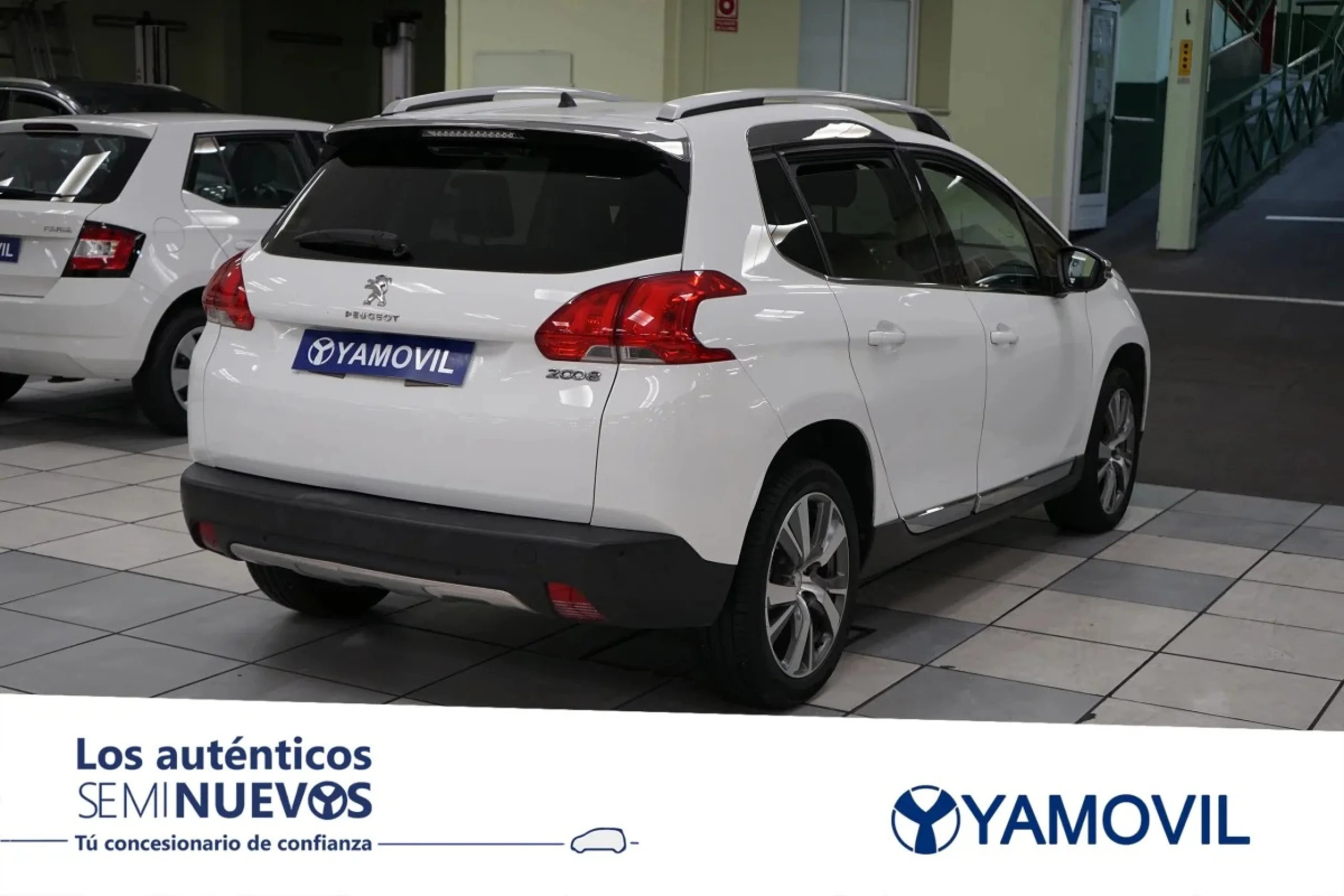 Peugeot 2008 SUV VTI 120 Allure 88 kW (120 CV) - Foto 4