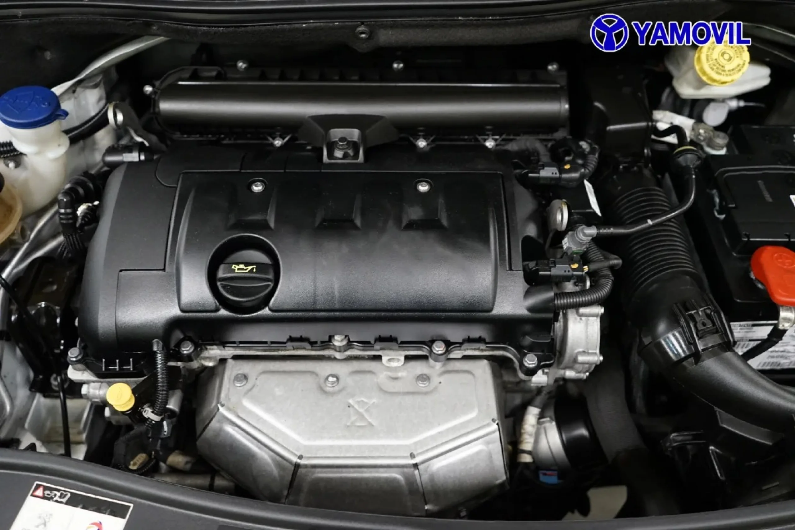 Peugeot 2008 SUV VTI 120 Allure 88 kW (120 CV) - Foto 8